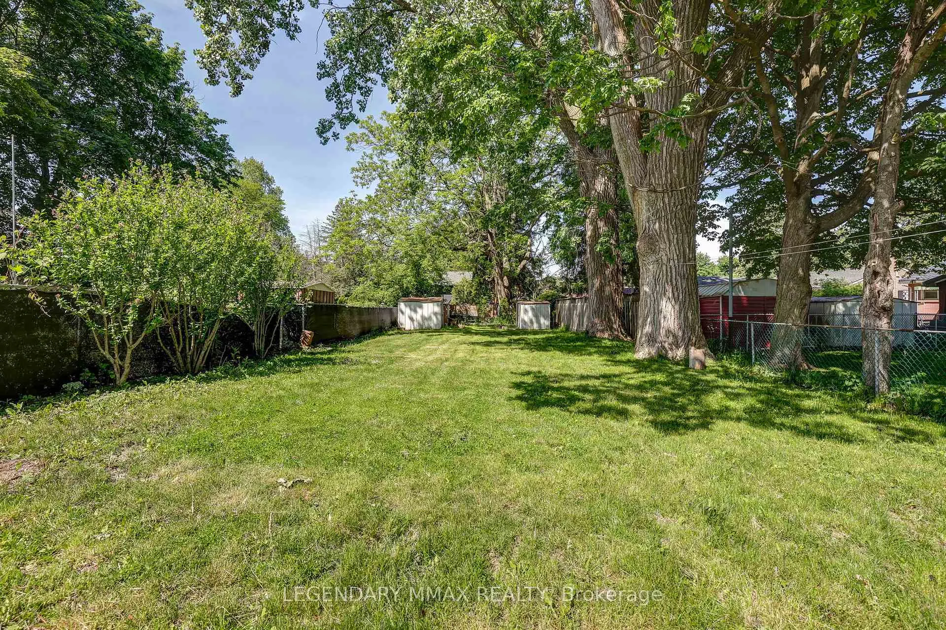 Photo 6 of 521 Clarke Road, London, East H — HOMEH