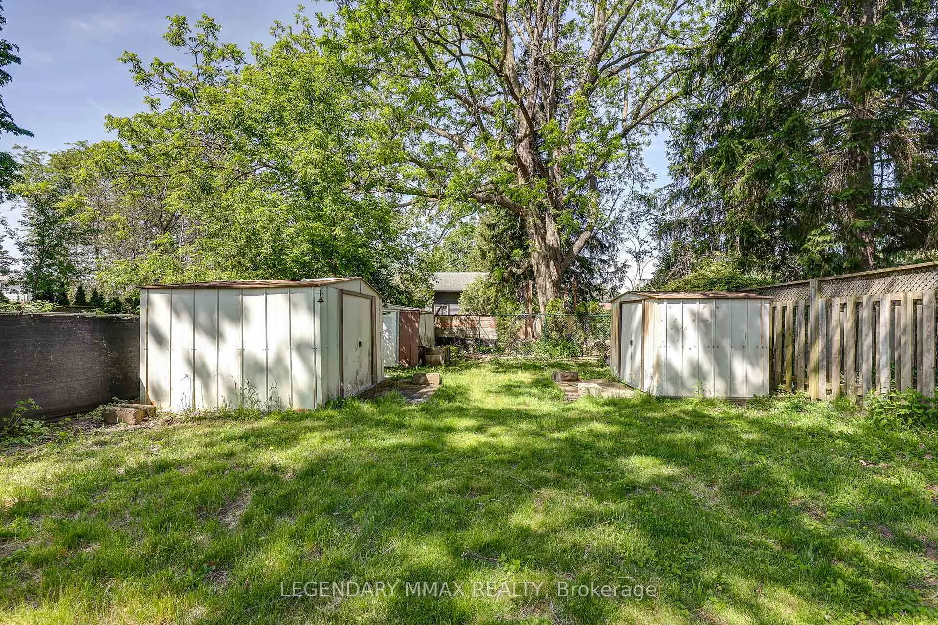 Photo 7 of 521 Clarke Road, London, East H — HOMEH