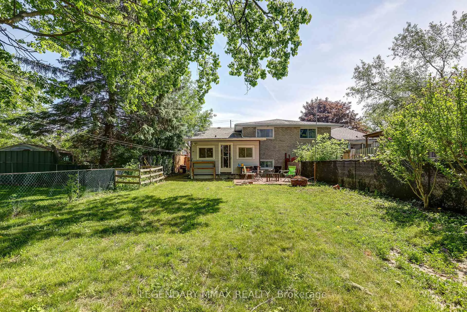 Photo 9 of 521 Clarke Road, London, East H — HOMEH
