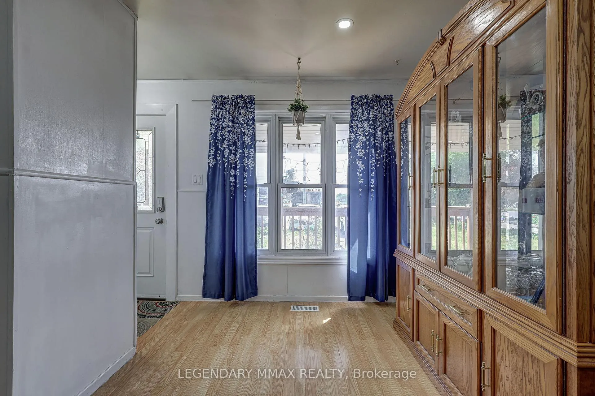 Photo 18 of 521 Clarke Road, London, East H — HOMEH