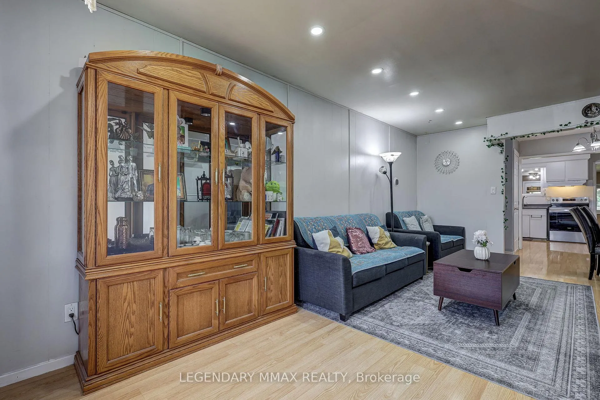 Photo 20 of 521 Clarke Road, London, East H — HOMEH