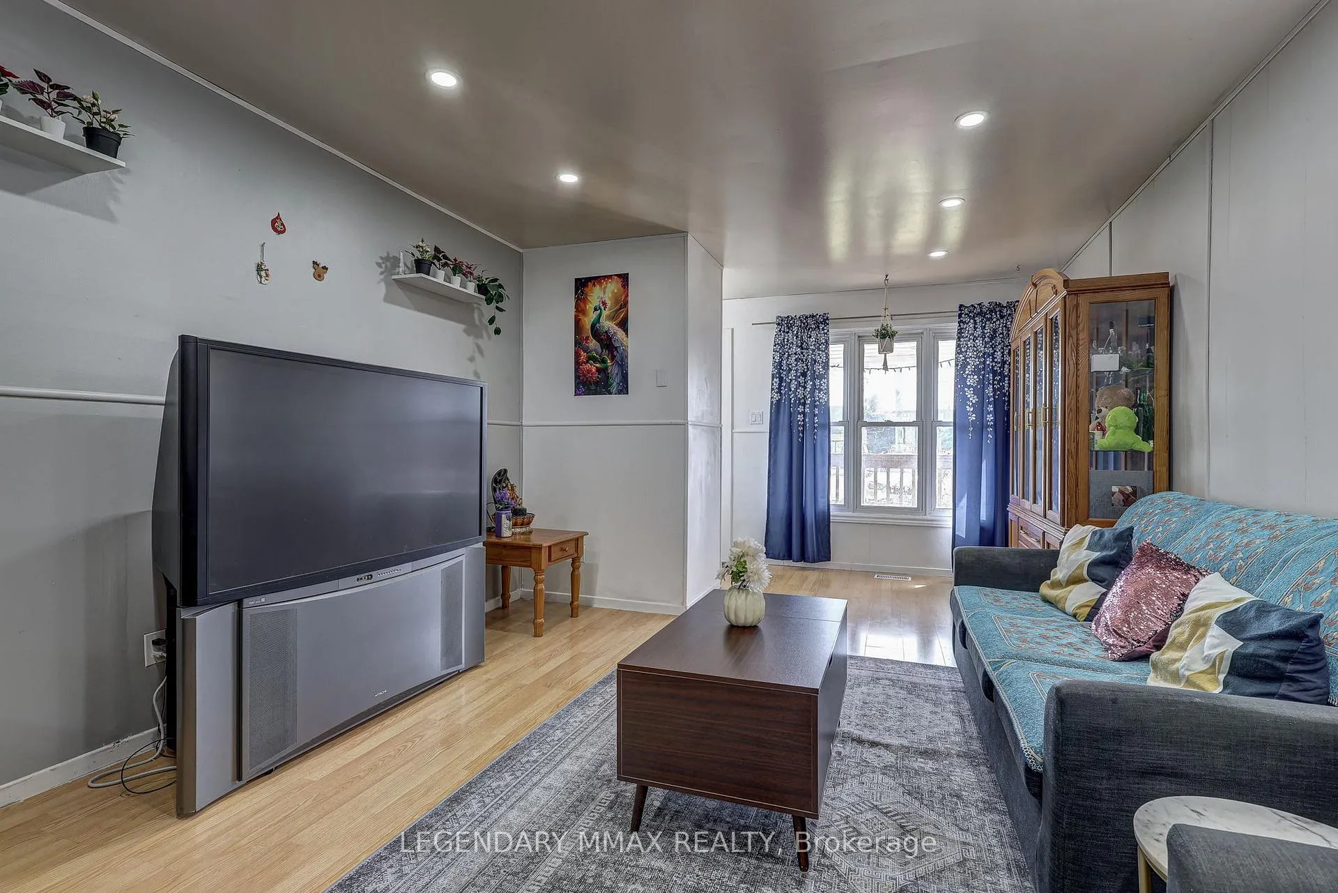 Photo 22 of 521 Clarke Road, London, East H — HOMEH