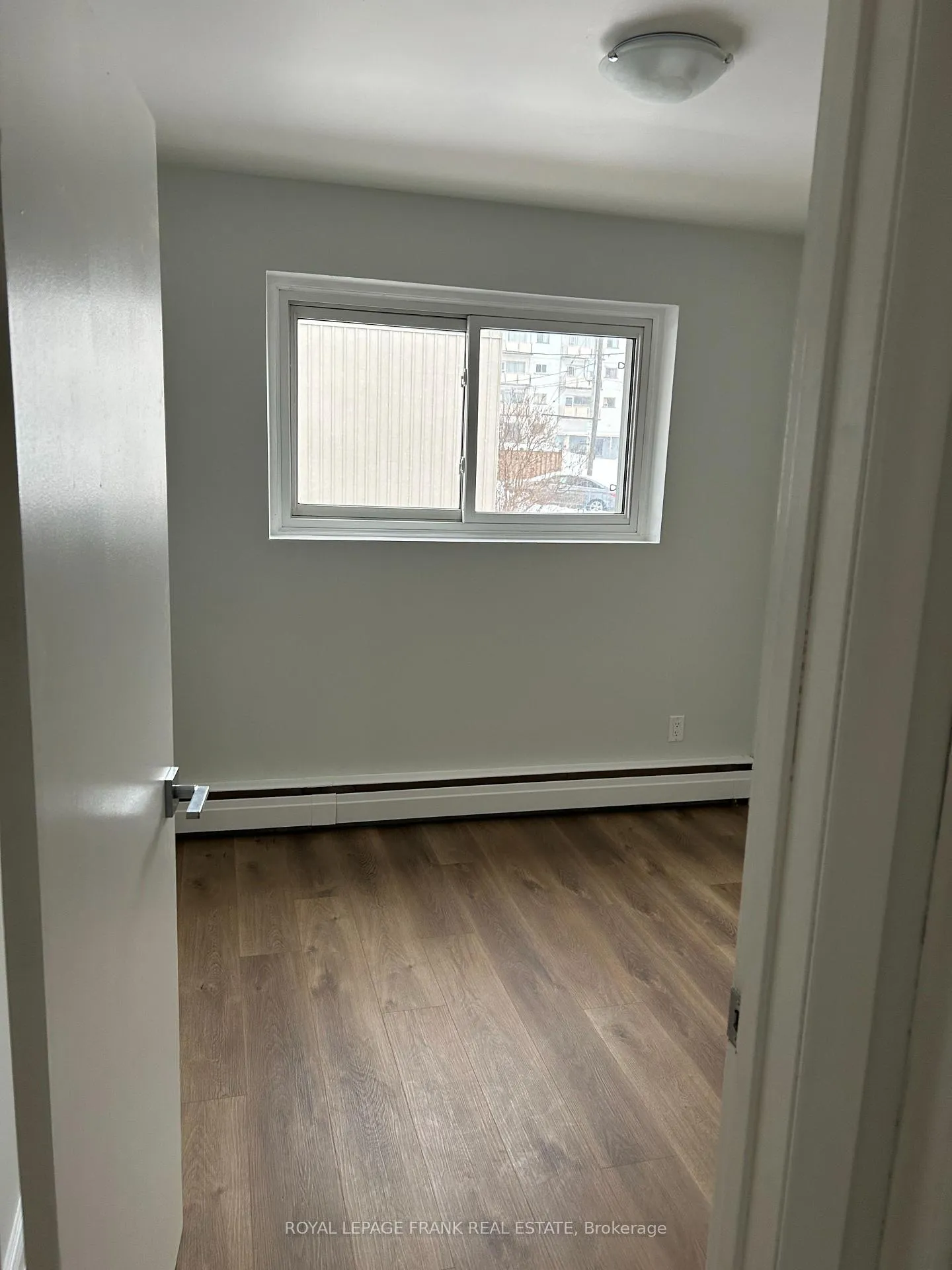 Photo 7 of Unit 4, 180 Nipigon Street, Oshawa, McLaughlin — HOMEH