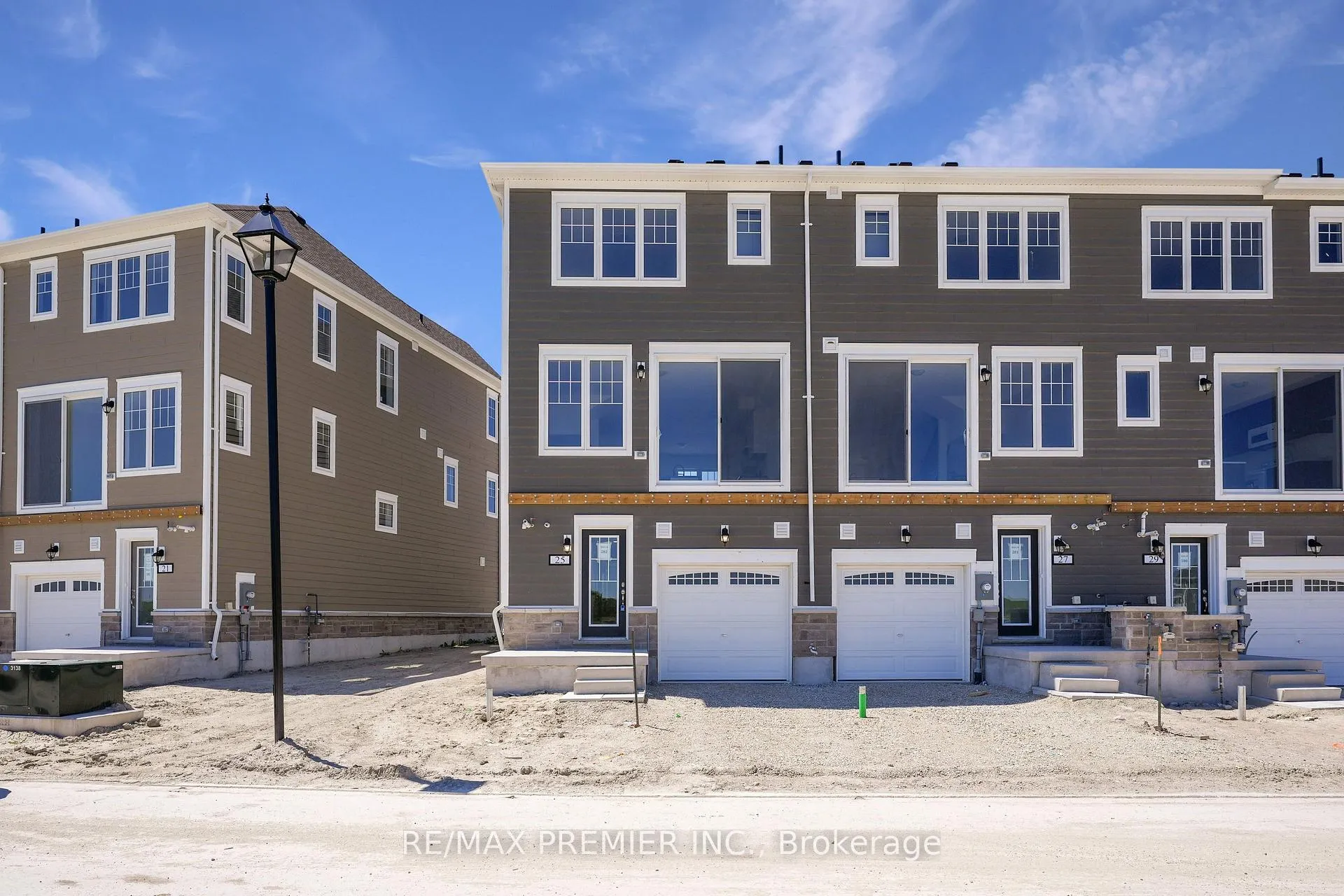 Photo 4 of 25 Sama Way, Wasaga Beach — HOMEH