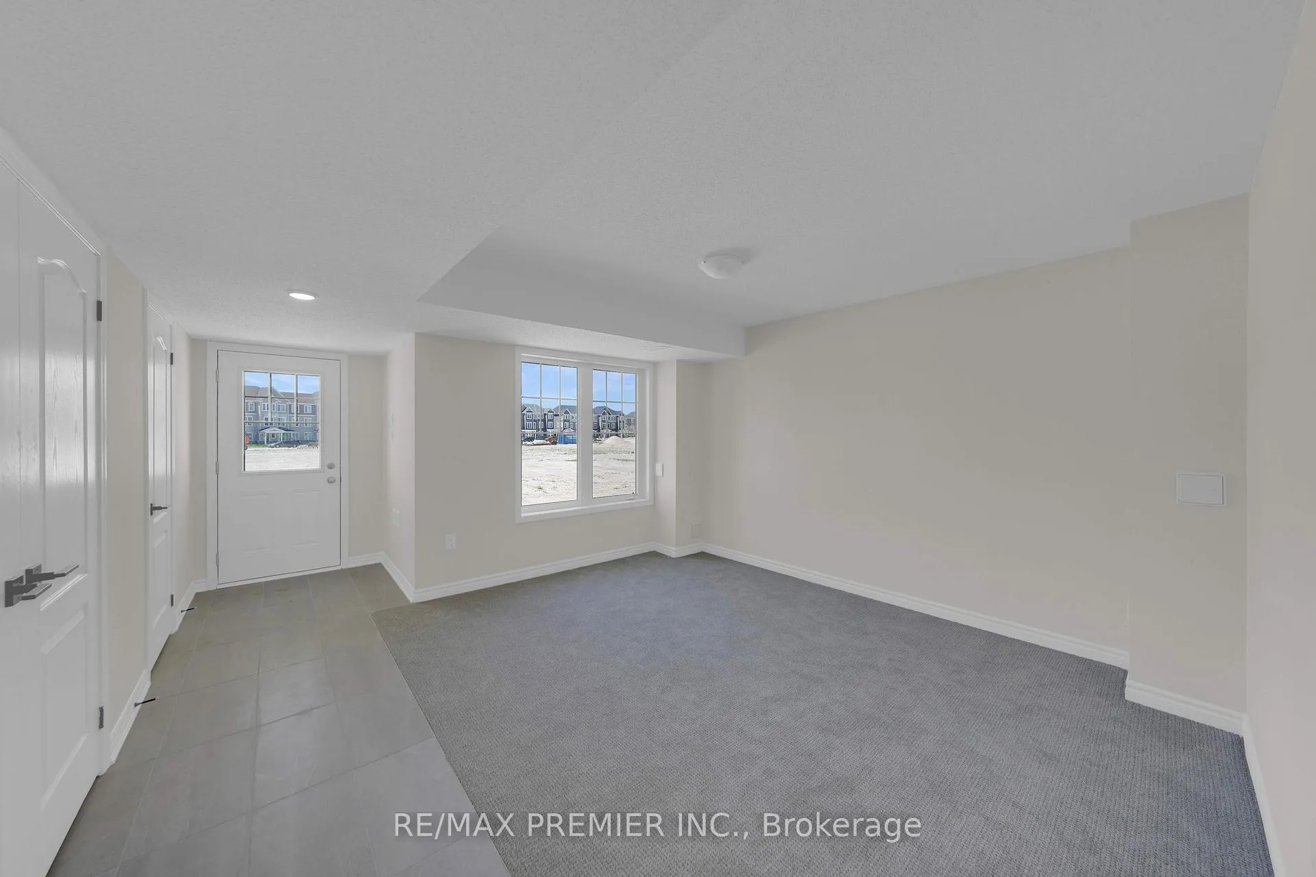 Photo 13 of 25 Sama Way, Wasaga Beach — HOMEH