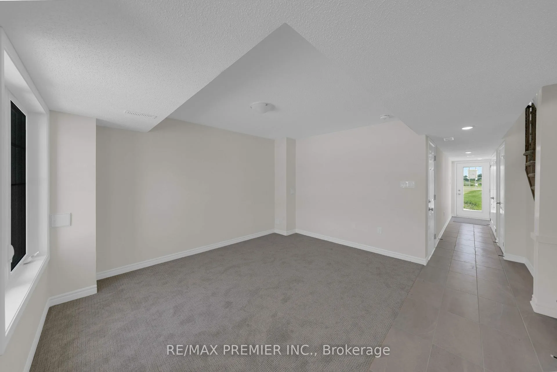 Photo 14 of 25 Sama Way, Wasaga Beach — HOMEH