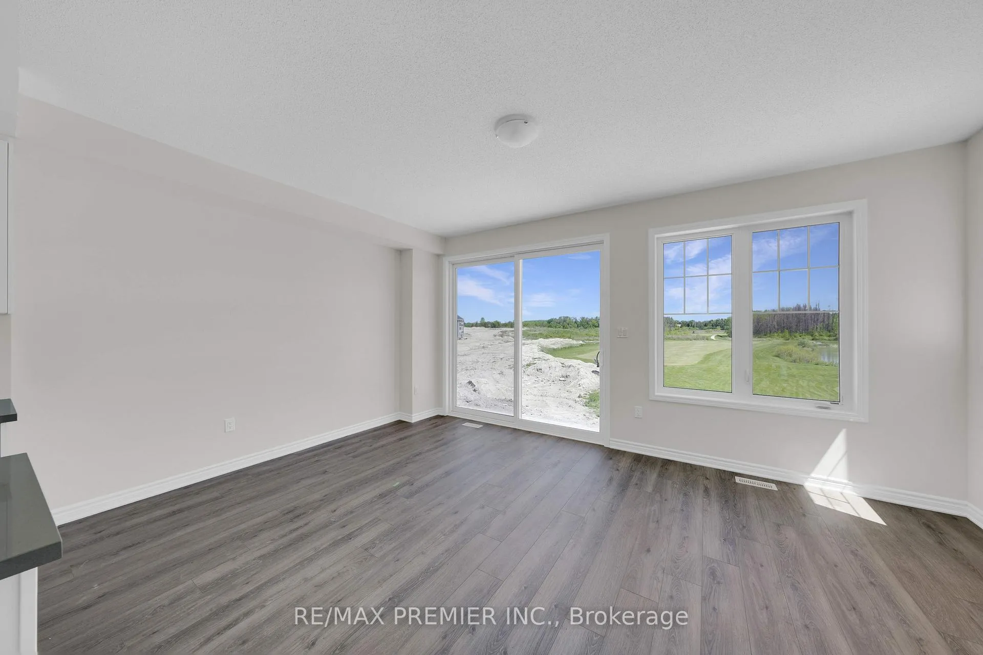 Photo 18 of 25 Sama Way, Wasaga Beach — HOMEH