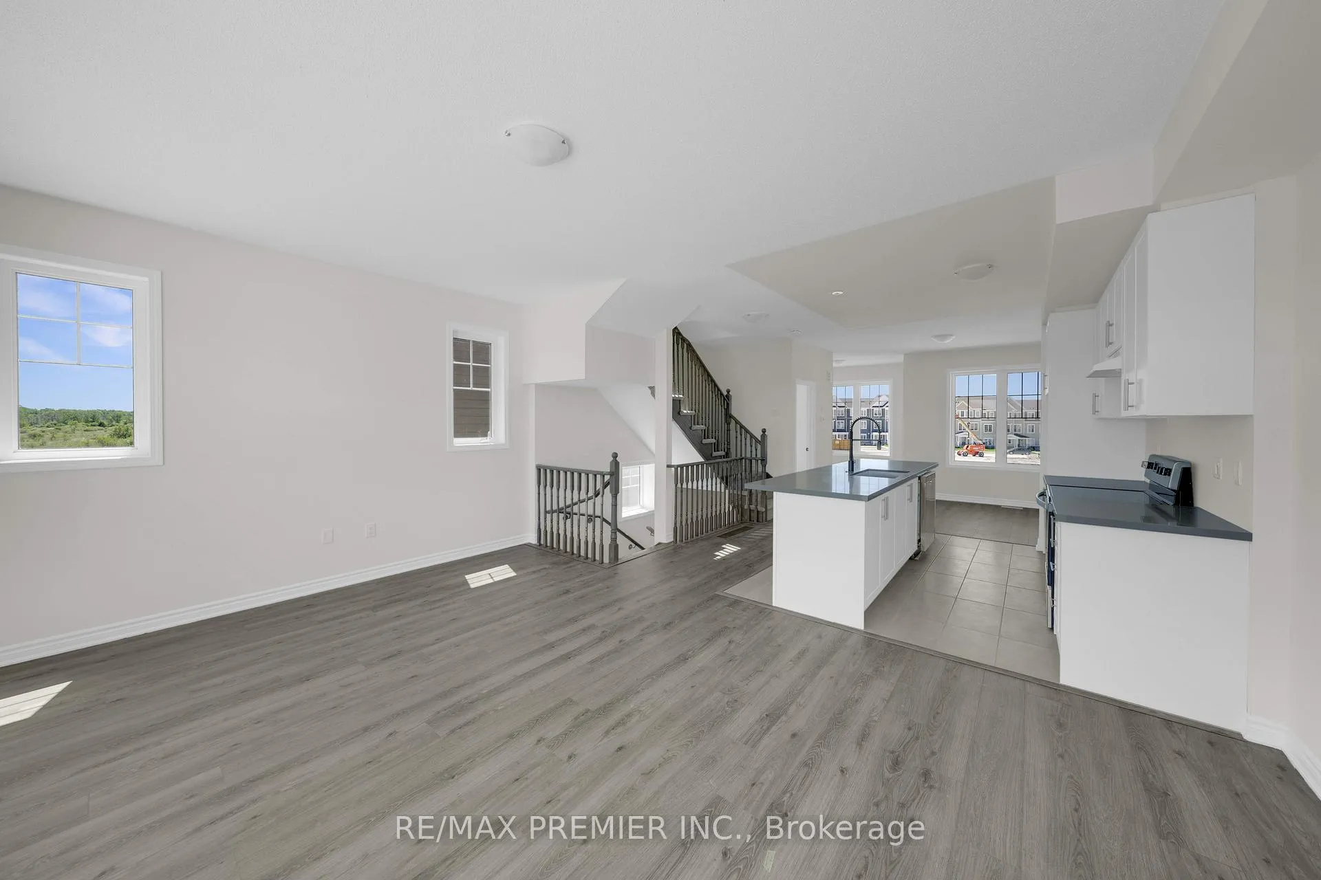 Photo 20 of 25 Sama Way, Wasaga Beach — HOMEH