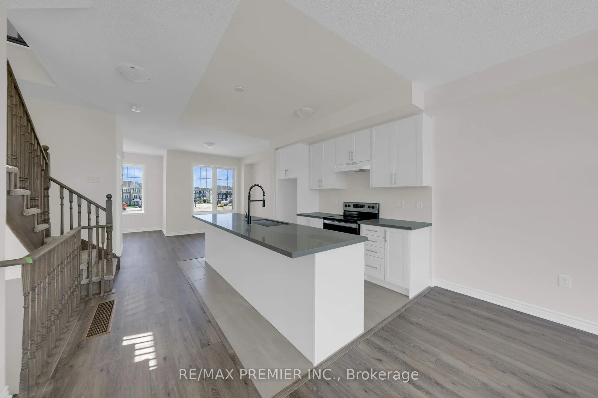 Photo 22 of 25 Sama Way, Wasaga Beach — HOMEH