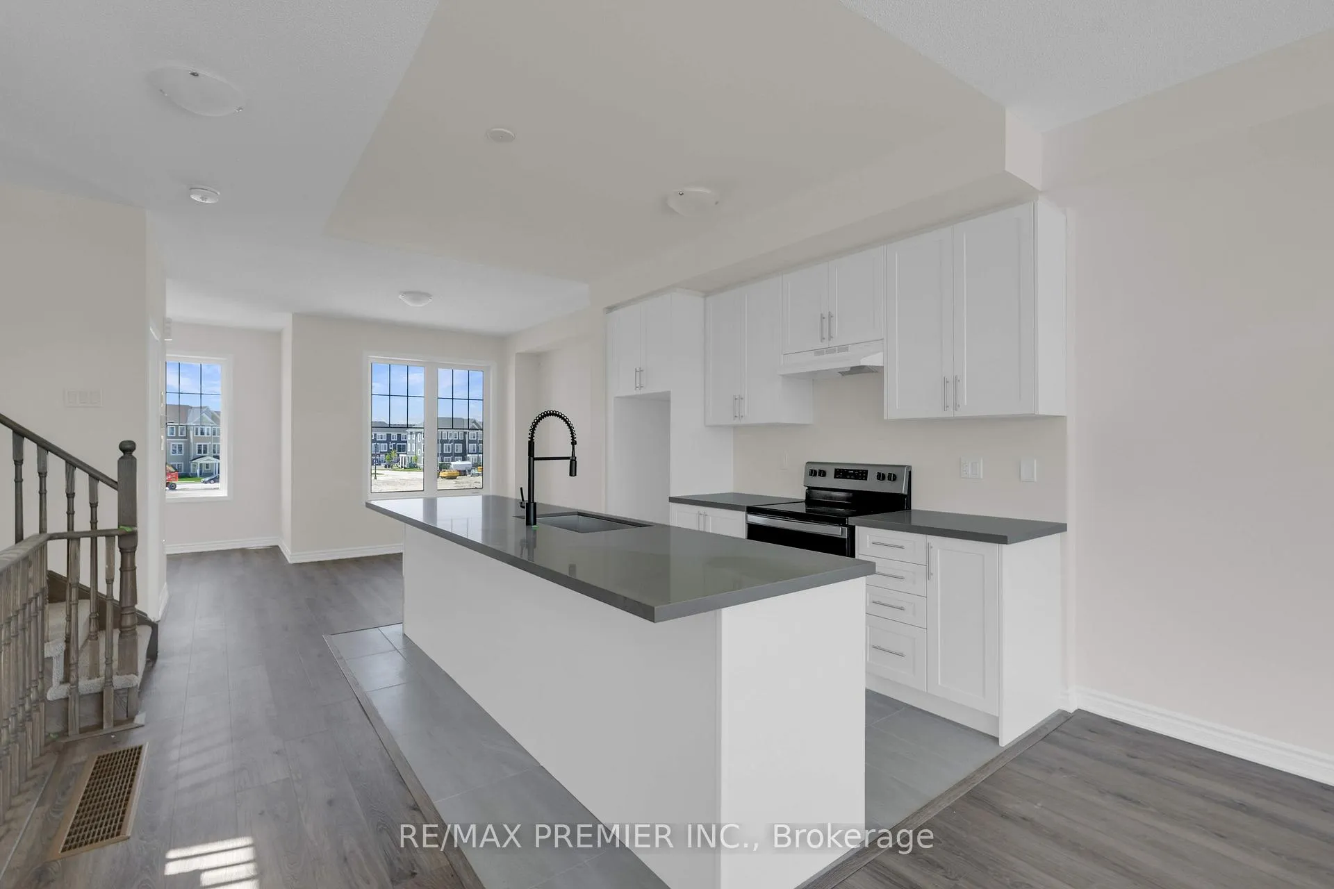 Photo 23 of 25 Sama Way, Wasaga Beach — HOMEH