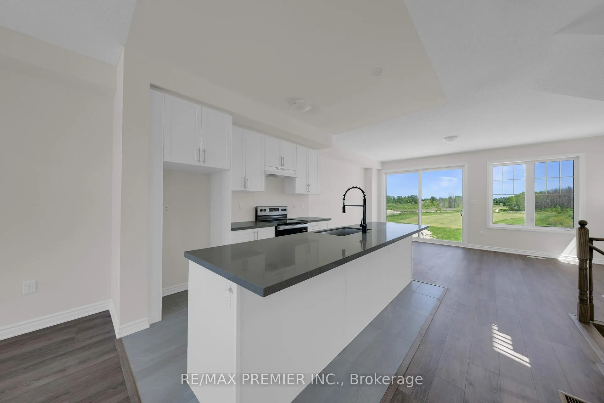 Photo 24 of 25 Sama Way, Wasaga Beach — HOMEH