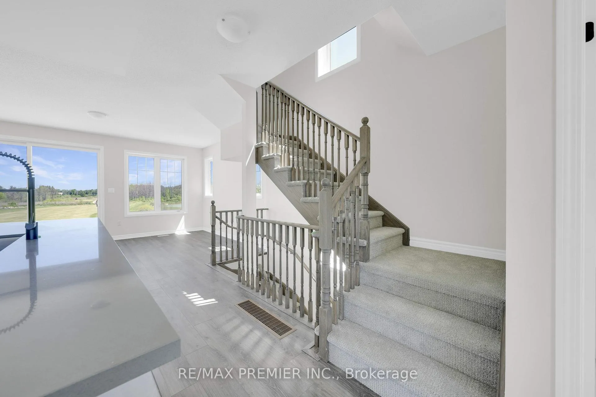 Photo 31 of 25 Sama Way, Wasaga Beach — HOMEH