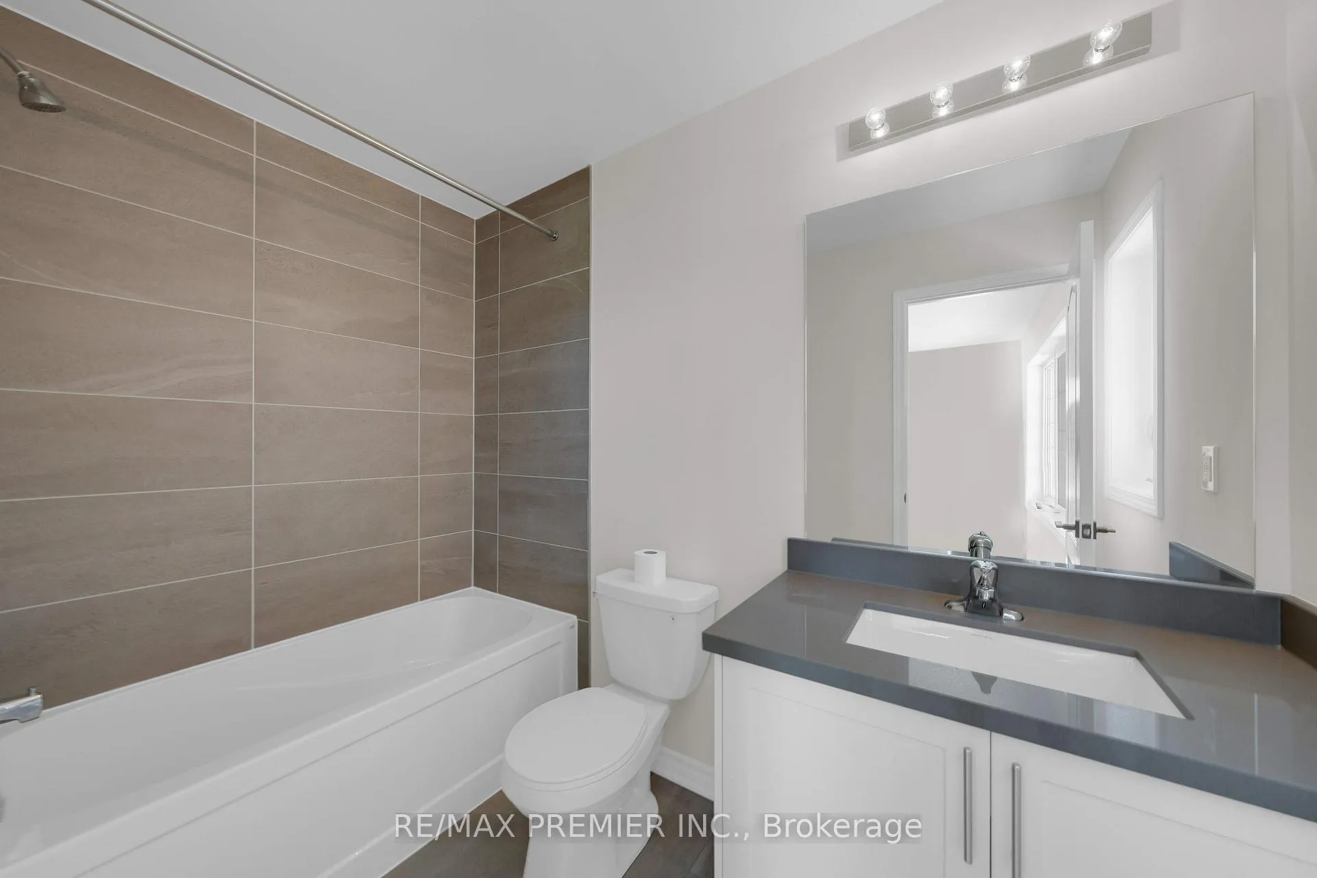 Photo 36 of 25 Sama Way, Wasaga Beach — HOMEH