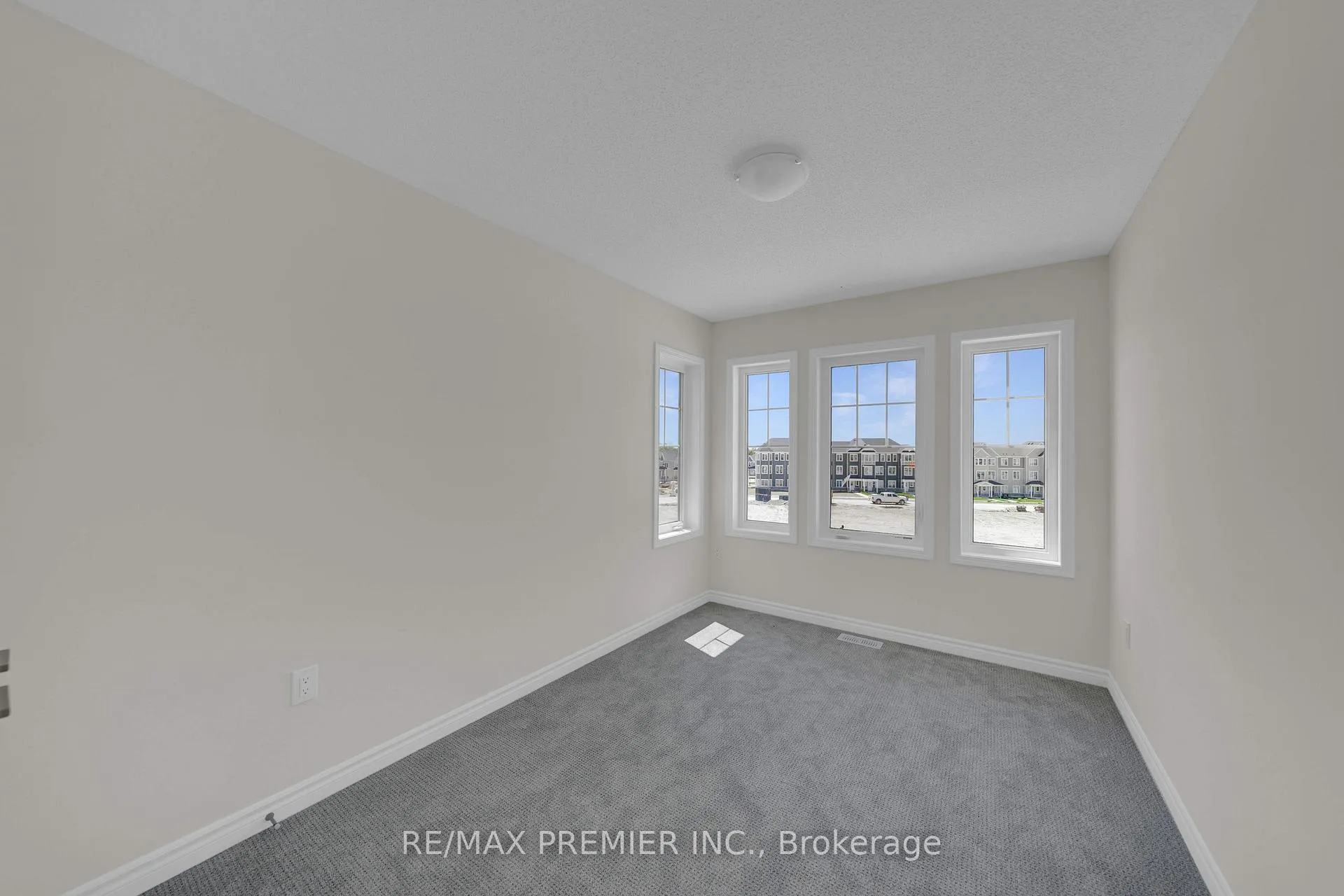 Photo 42 of 25 Sama Way, Wasaga Beach — HOMEH