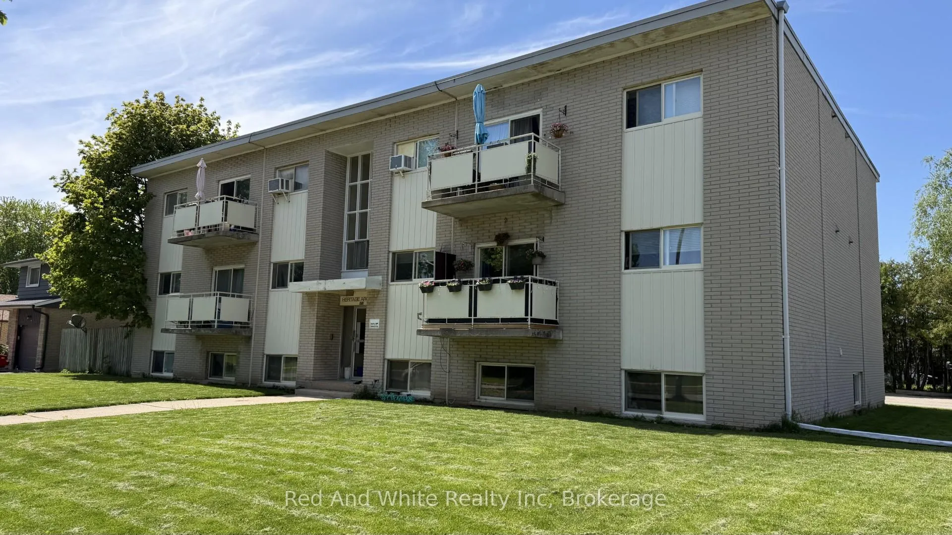 Photo 1 of 206 Indian Road, Kitchener — HOMEH