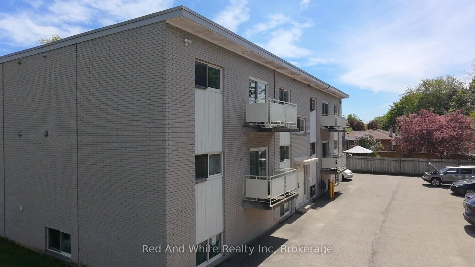 Photo 6 of 206 Indian Road, Kitchener — HOMEH