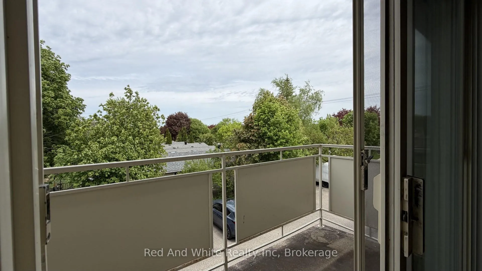 Photo 20 of 206 Indian Road, Kitchener — HOMEH