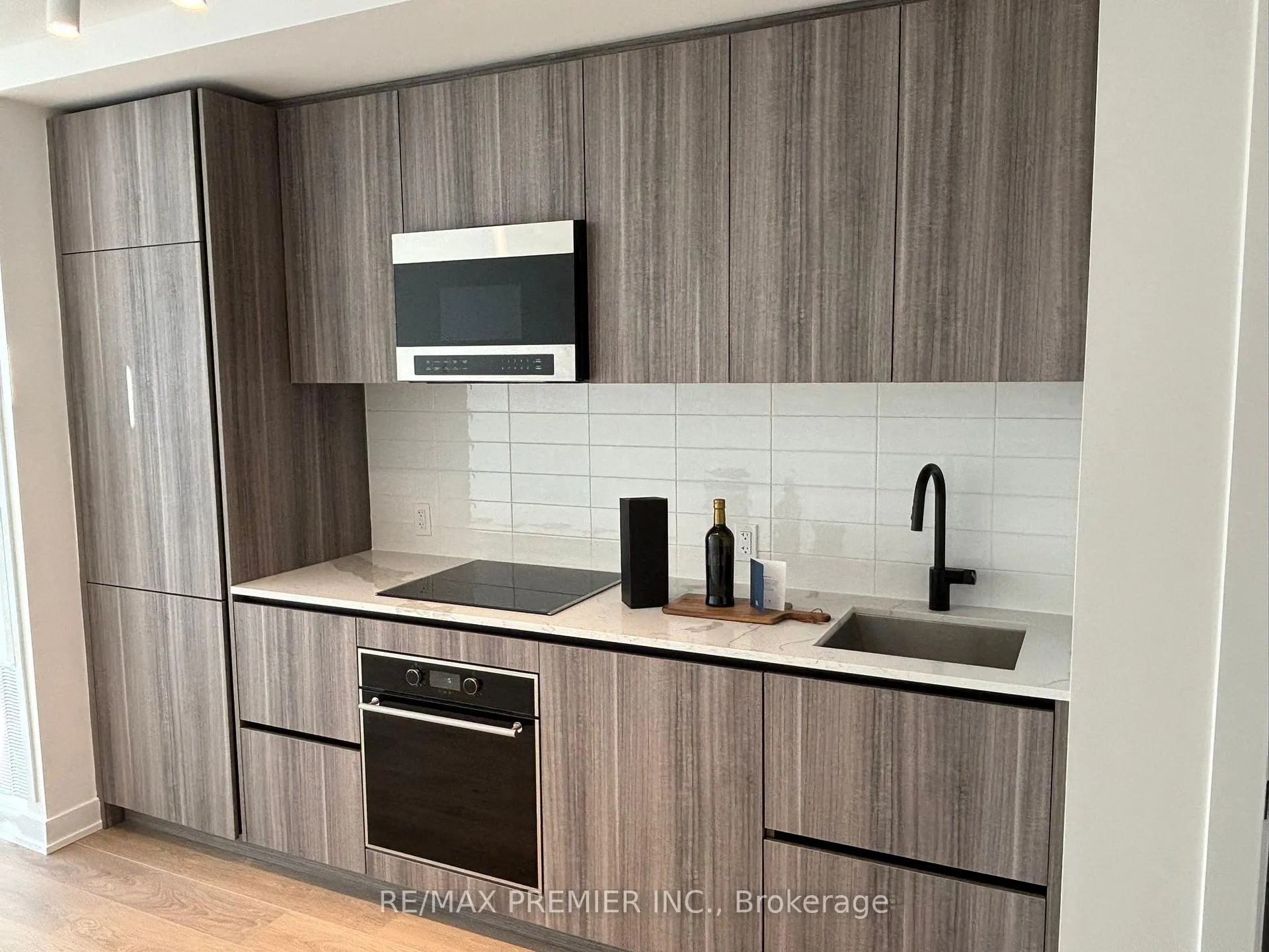 Photo 6 of Unit 2903, 127 Broadway Avenue, Toronto, Mount Pleasant West — HOMEH