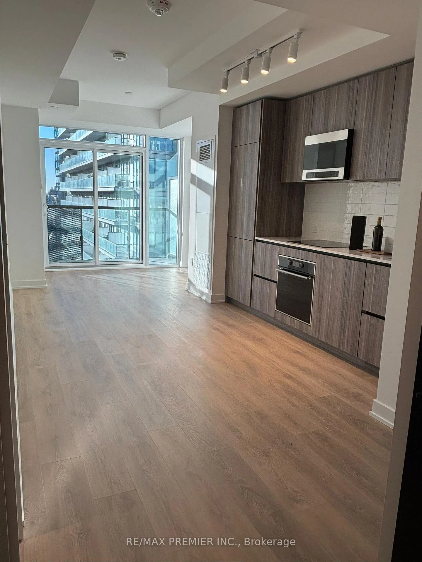 Photo 7 of Unit 2903, 127 Broadway Avenue, Toronto, Mount Pleasant West — HOMEH
