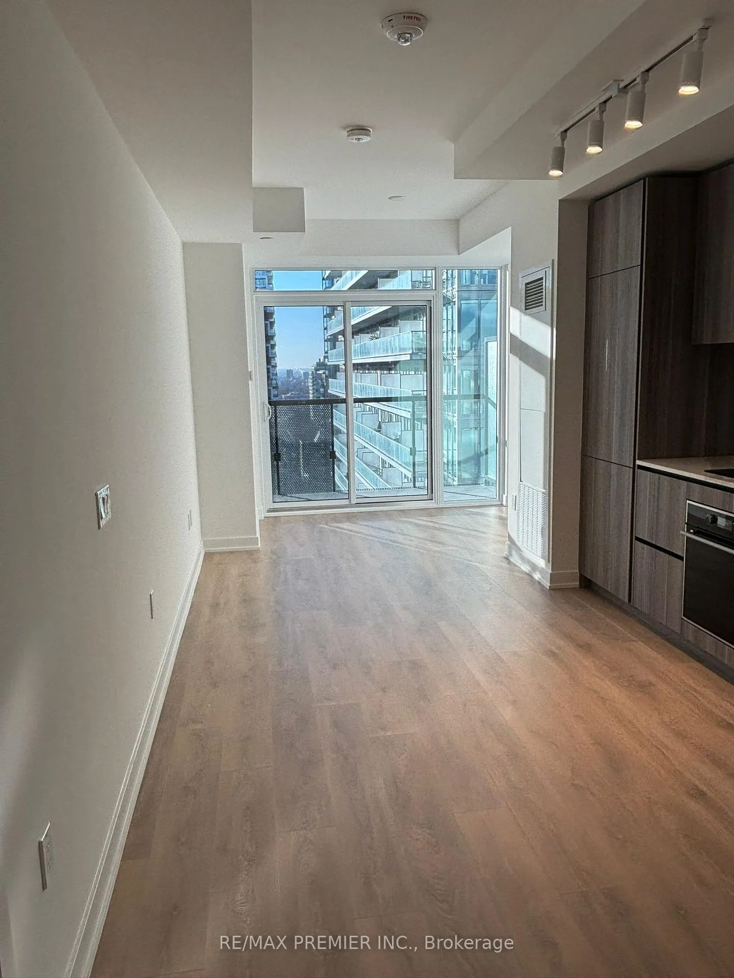 Photo 9 of Unit 2903, 127 Broadway Avenue, Toronto, Mount Pleasant West — HOMEH