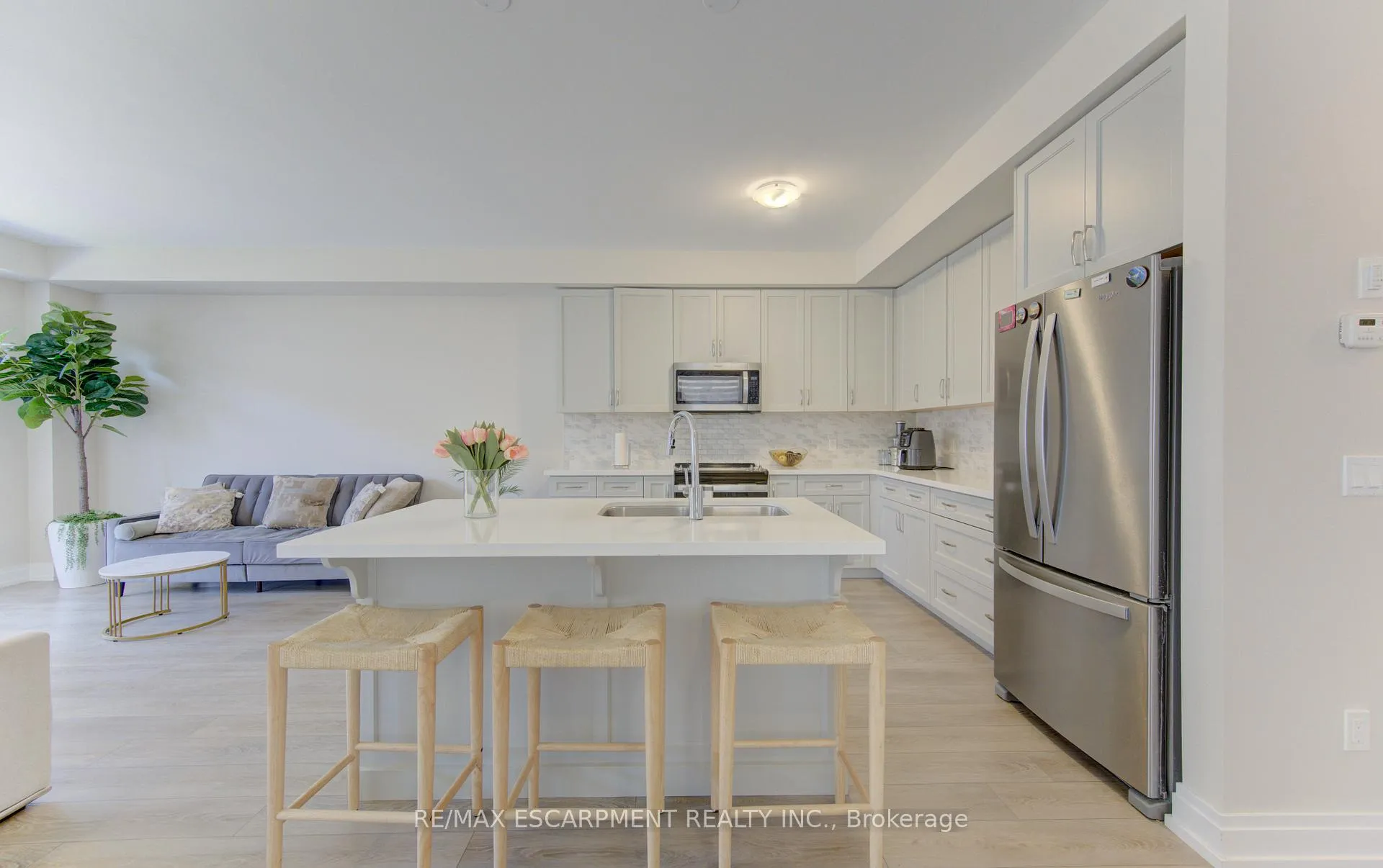 Photo 13 of 37 Great Falls Boulevard, Hamilton, Waterdown — HOMEH