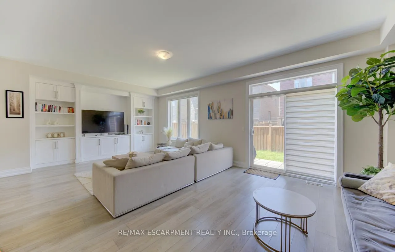 Photo 20 of 37 Great Falls Boulevard, Hamilton, Waterdown — HOMEH