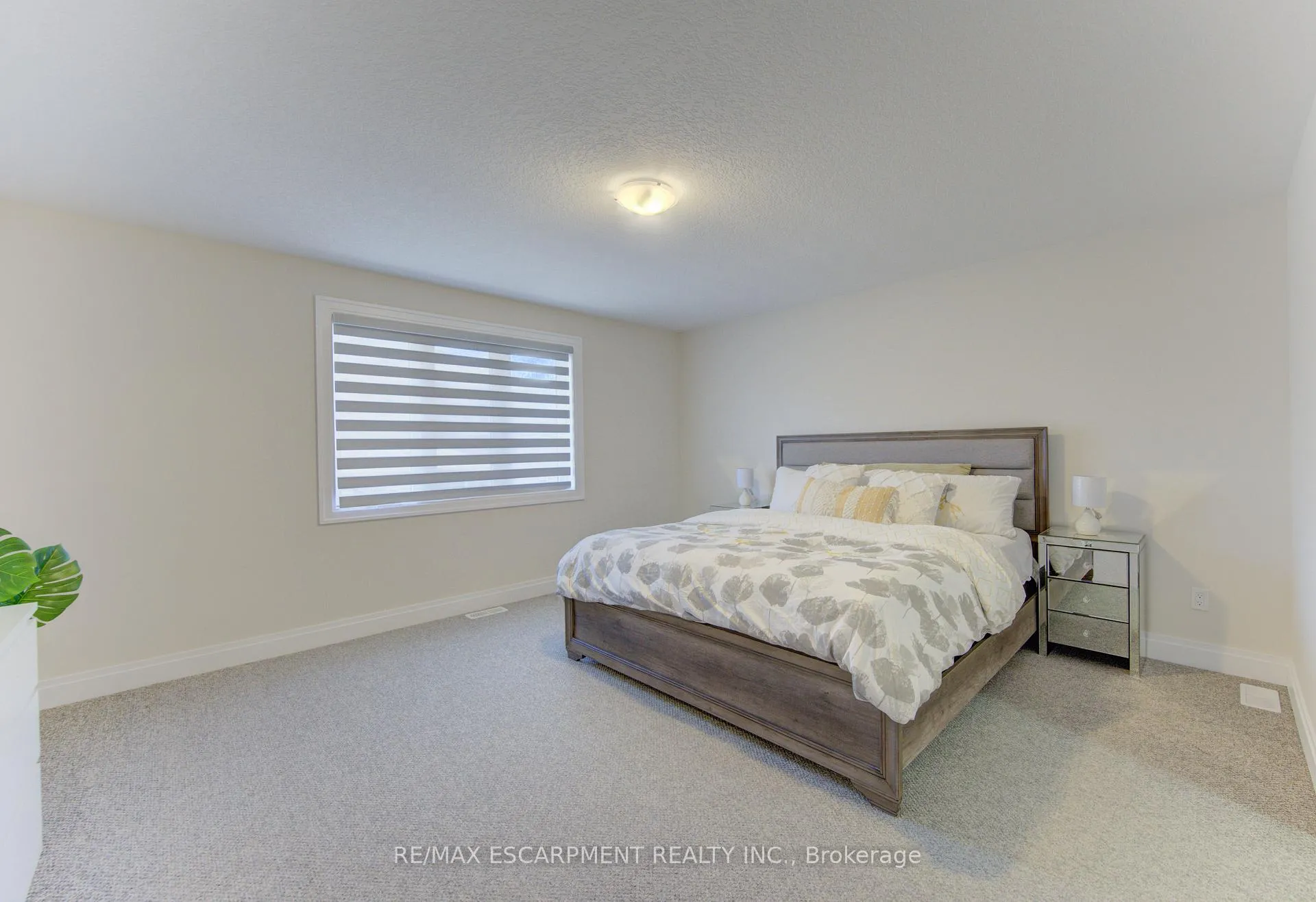 Photo 25 of 37 Great Falls Boulevard, Hamilton, Waterdown — HOMEH