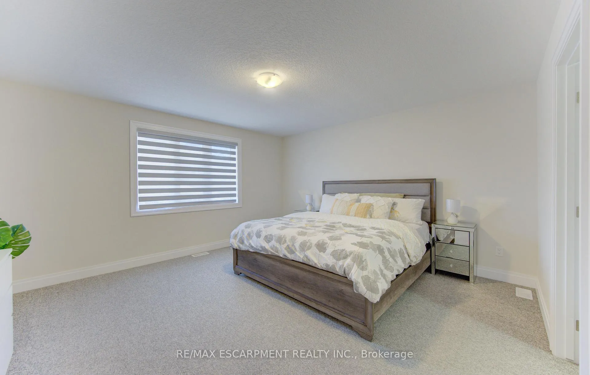 Photo 26 of 37 Great Falls Boulevard, Hamilton, Waterdown — HOMEH