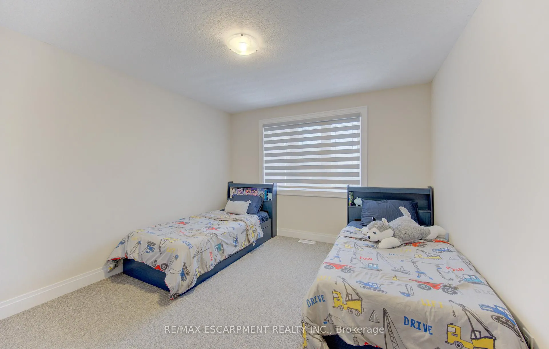 Photo 33 of 37 Great Falls Boulevard, Hamilton, Waterdown — HOMEH