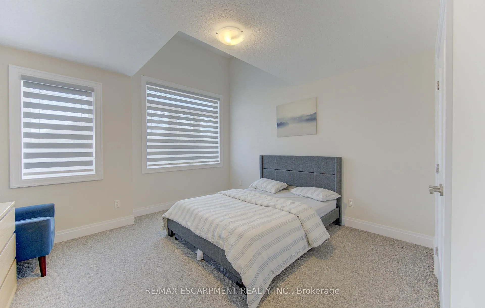 Photo 35 of 37 Great Falls Boulevard, Hamilton, Waterdown — HOMEH