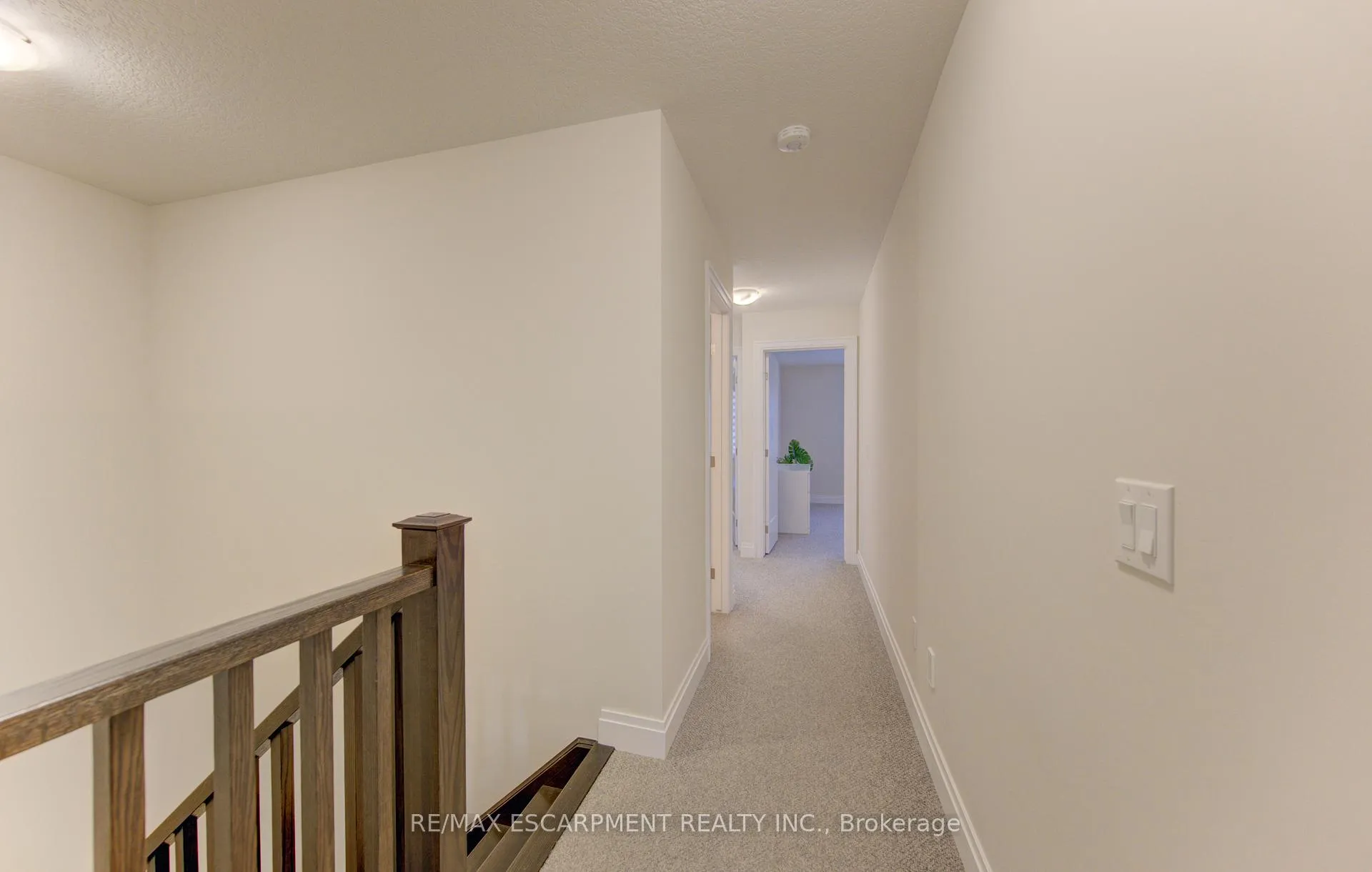 Photo 37 of 37 Great Falls Boulevard, Hamilton, Waterdown — HOMEH