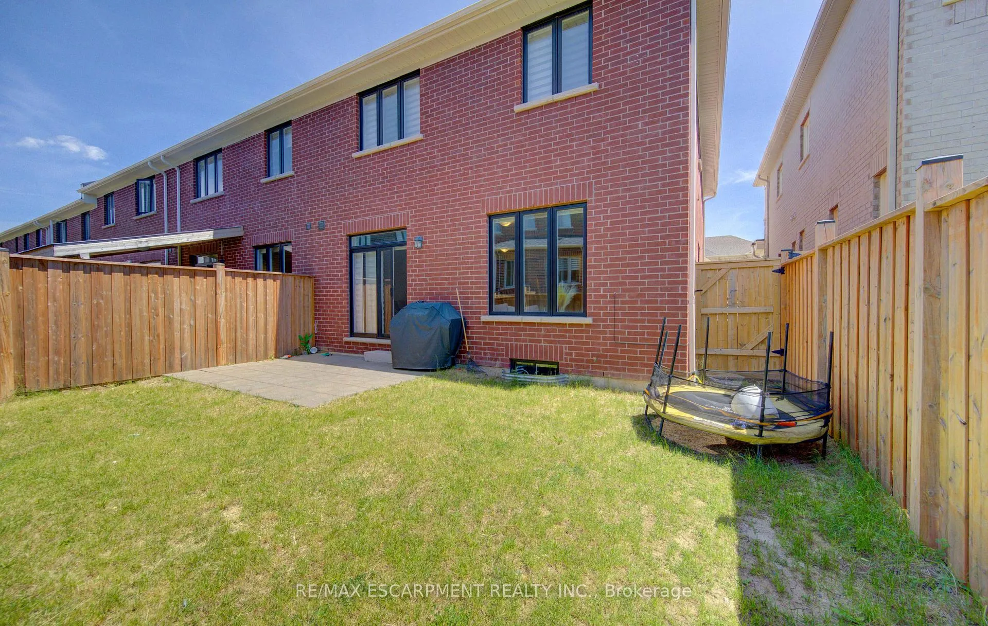 Photo 42 of 37 Great Falls Boulevard, Hamilton, Waterdown — HOMEH