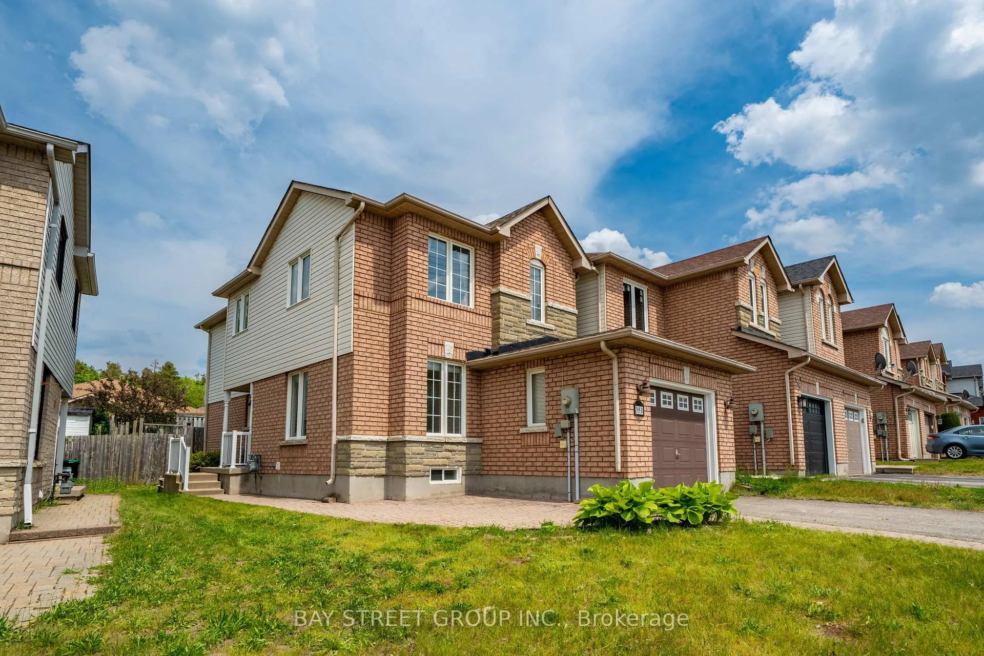 Photo 3 of 351 Ferndale Drive S, Barrie, Ardagh — HOMEH