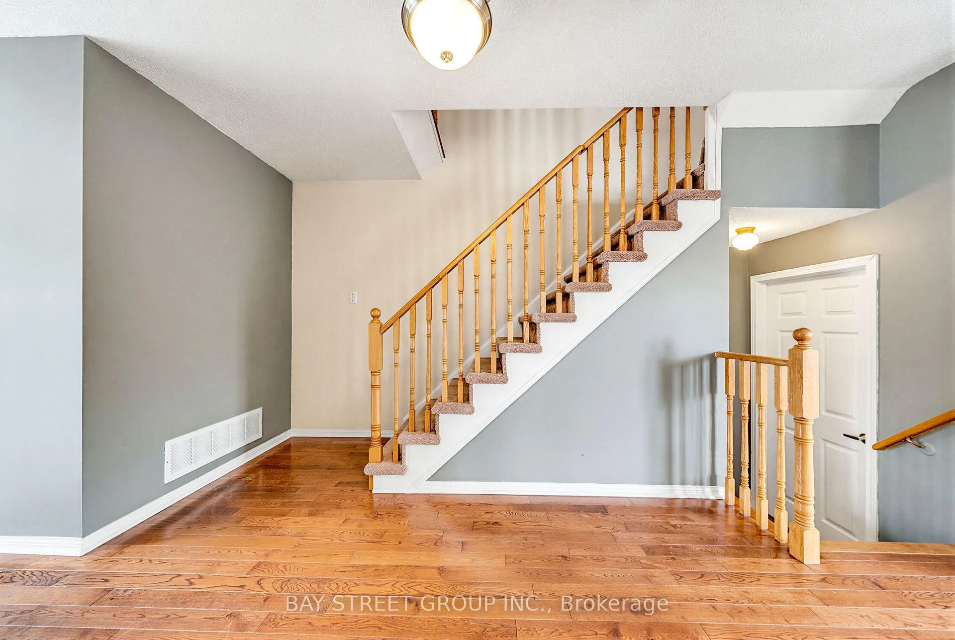 Photo 7 of 351 Ferndale Drive S, Barrie, Ardagh — HOMEH