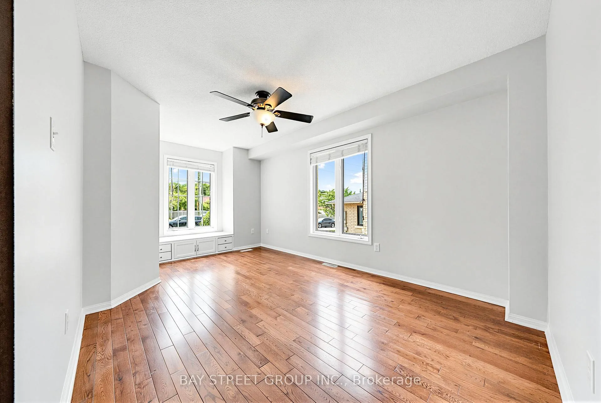 Photo 10 of 351 Ferndale Drive S, Barrie, Ardagh — HOMEH