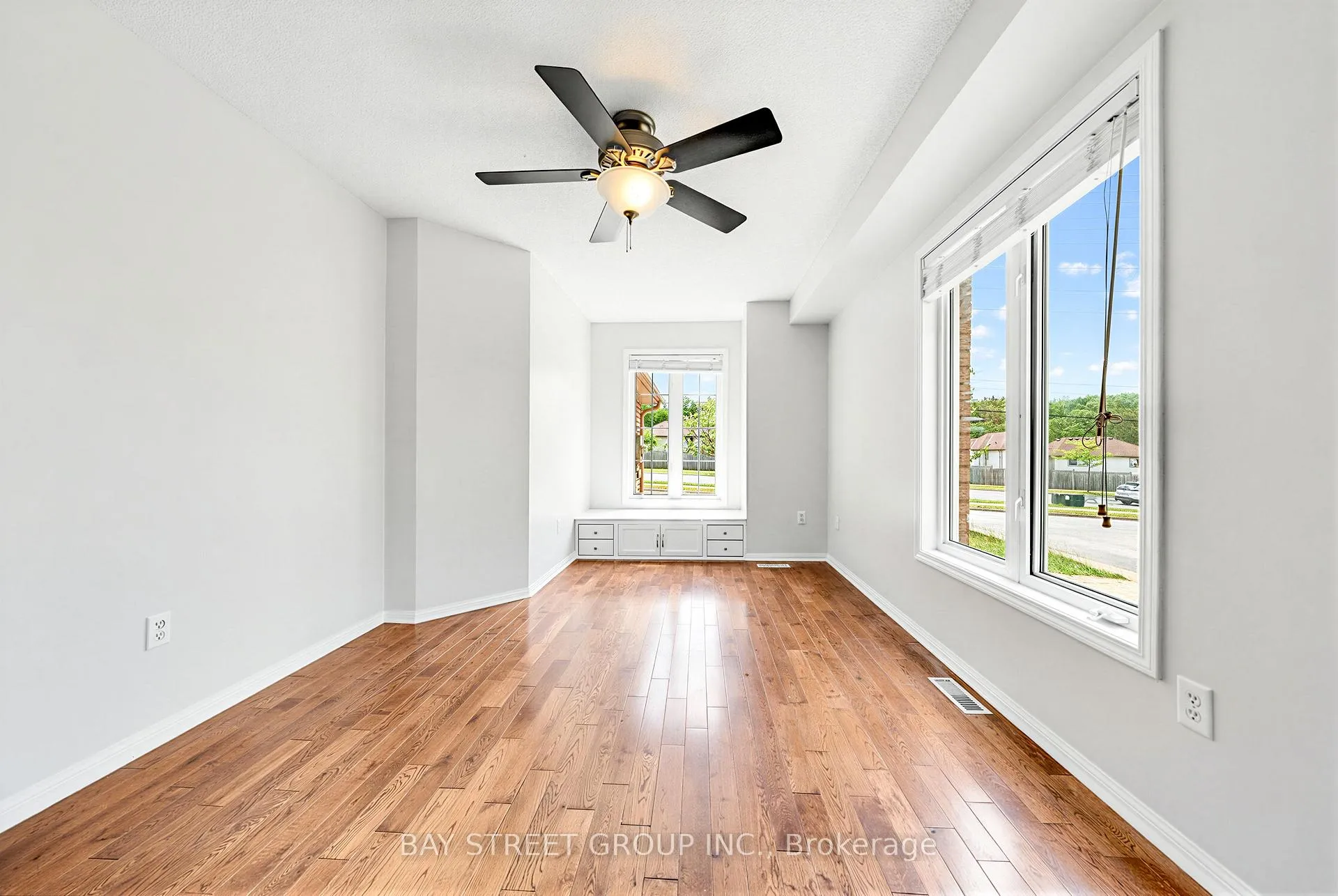 Photo 11 of 351 Ferndale Drive S, Barrie, Ardagh — HOMEH