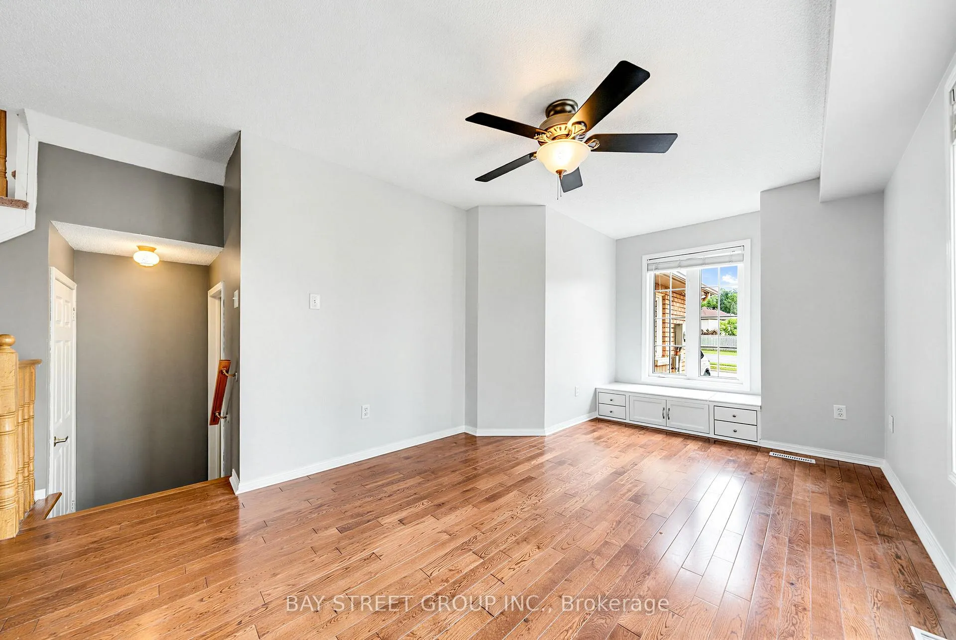 Photo 13 of 351 Ferndale Drive S, Barrie, Ardagh — HOMEH