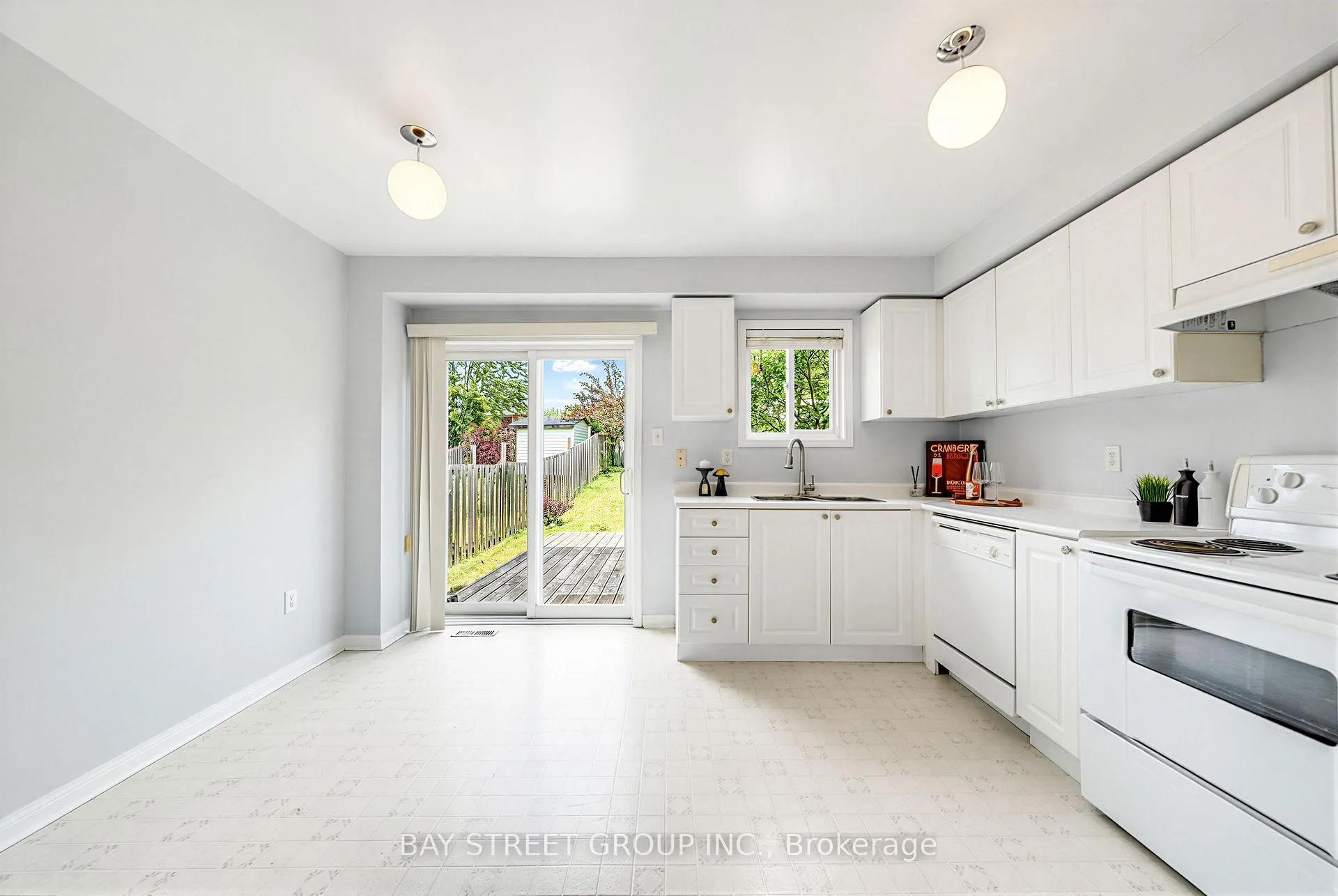 Photo 14 of 351 Ferndale Drive S, Barrie, Ardagh — HOMEH