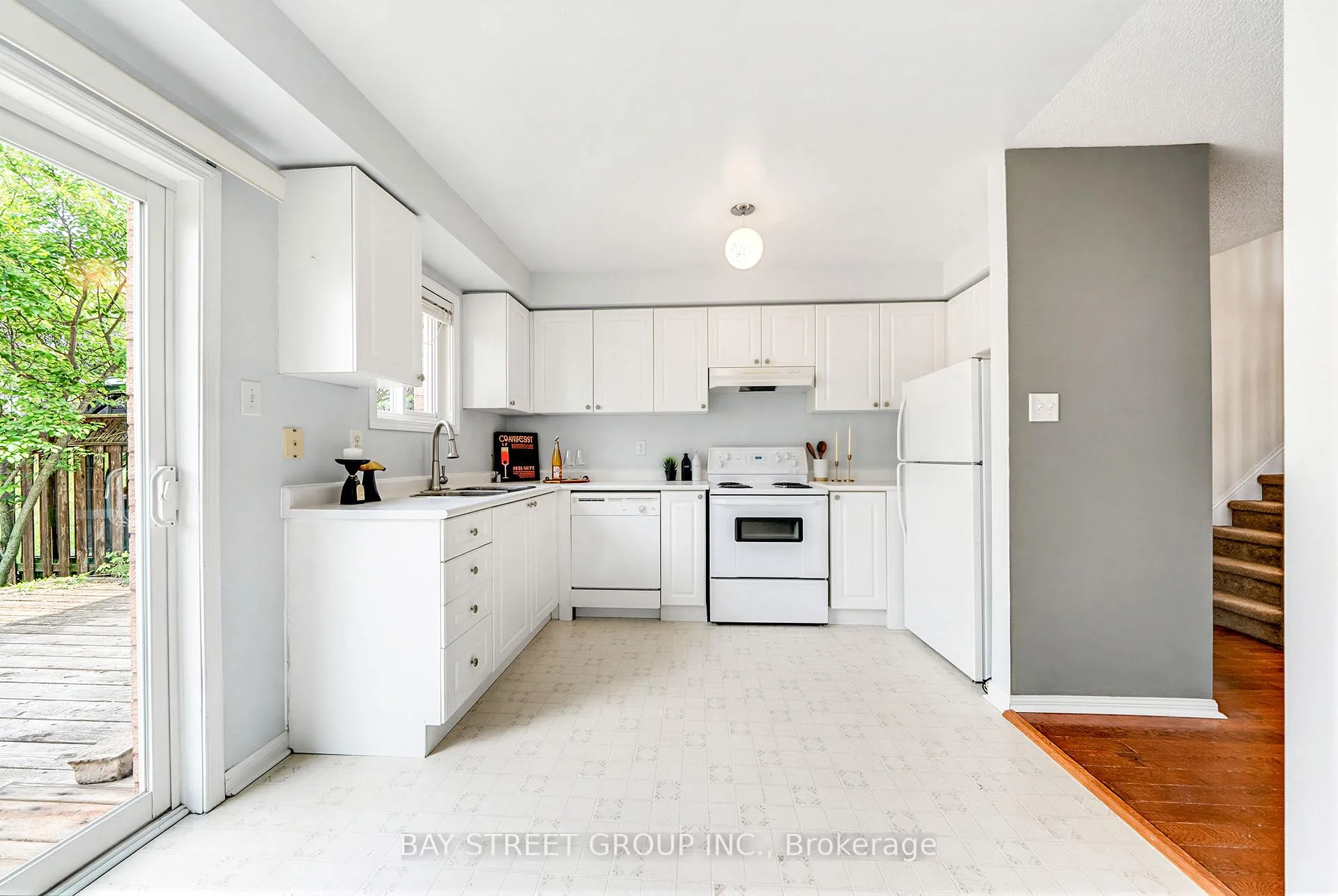 Photo 16 of 351 Ferndale Drive S, Barrie, Ardagh — HOMEH