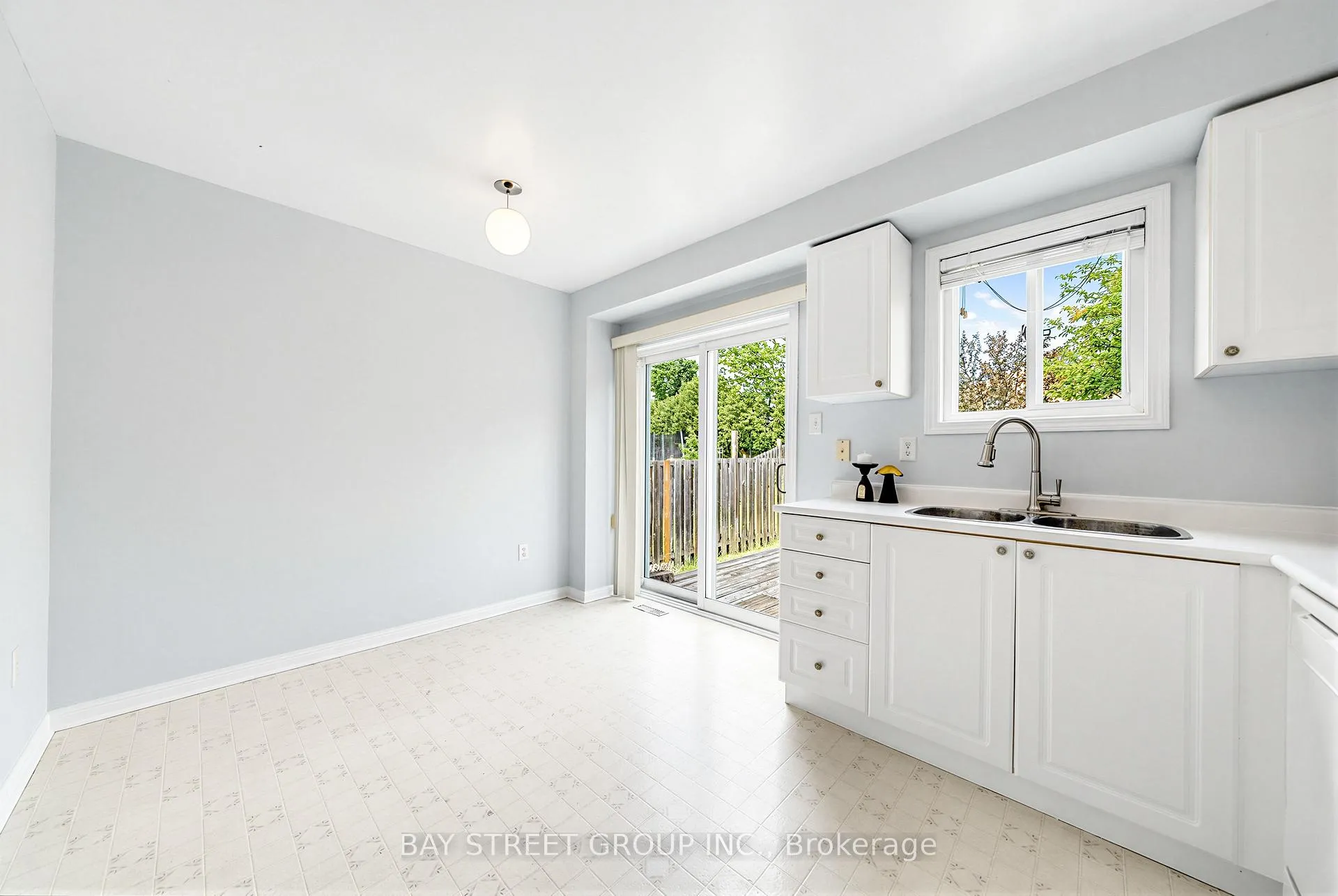 Photo 18 of 351 Ferndale Drive S, Barrie, Ardagh — HOMEH