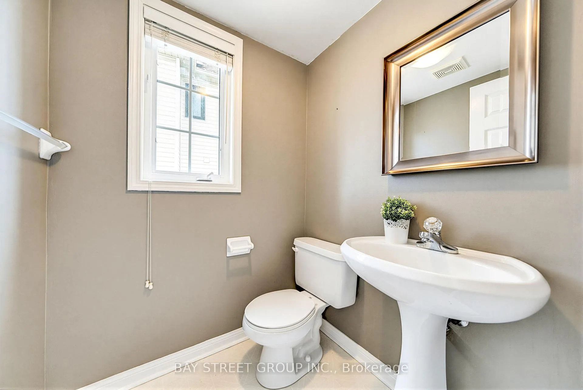 Photo 21 of 351 Ferndale Drive S, Barrie, Ardagh — HOMEH