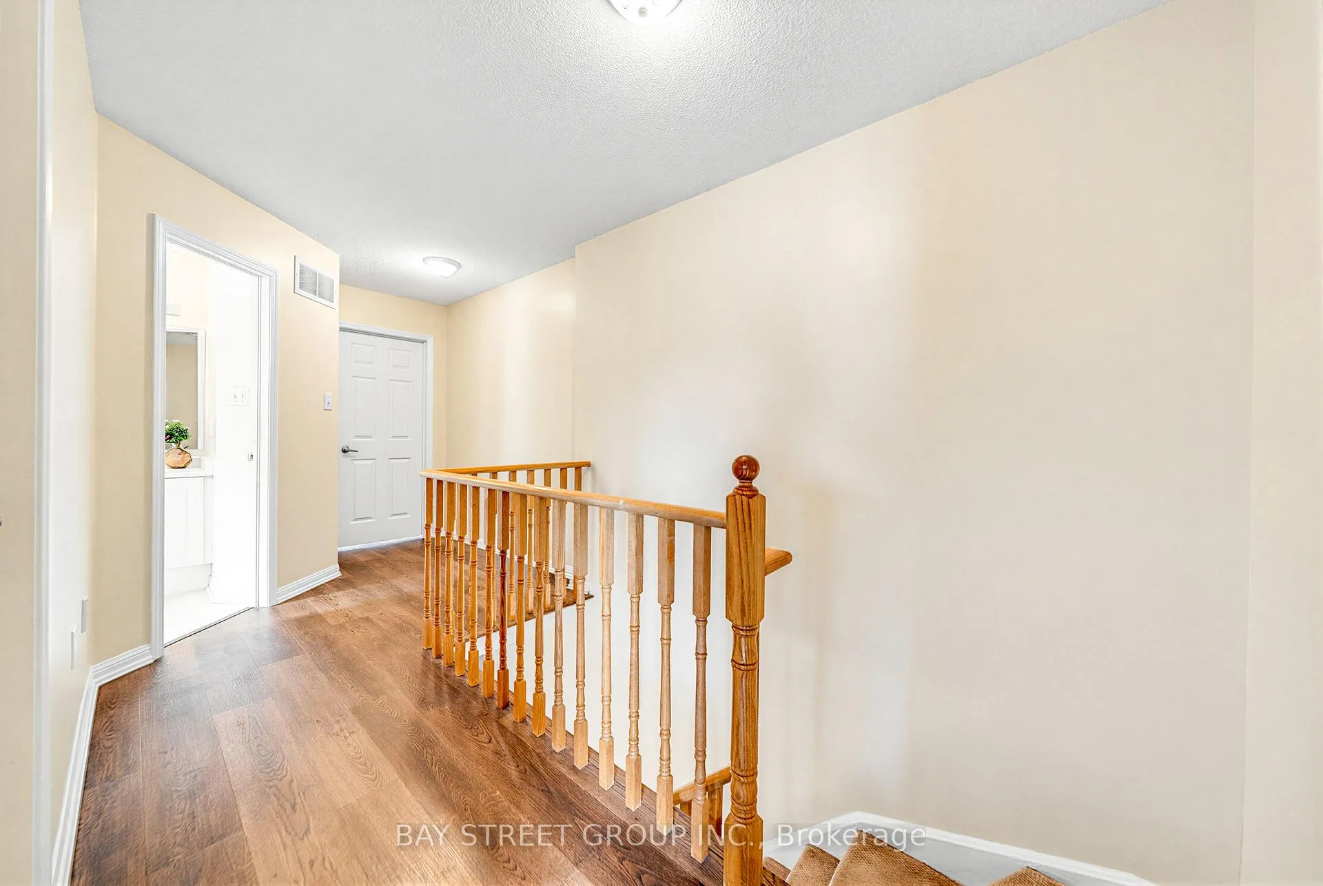 Photo 22 of 351 Ferndale Drive S, Barrie, Ardagh — HOMEH