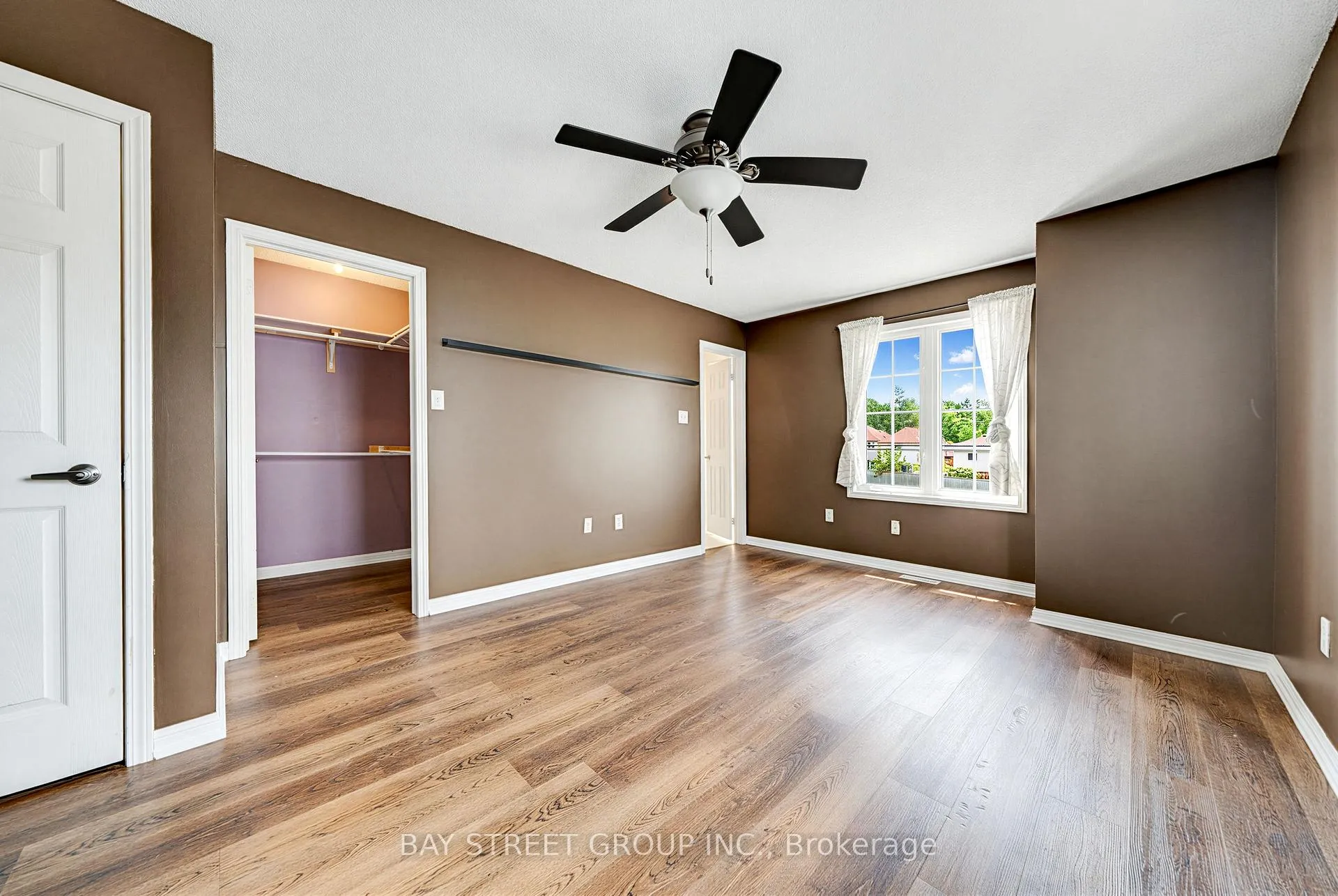 Photo 25 of 351 Ferndale Drive S, Barrie, Ardagh — HOMEH