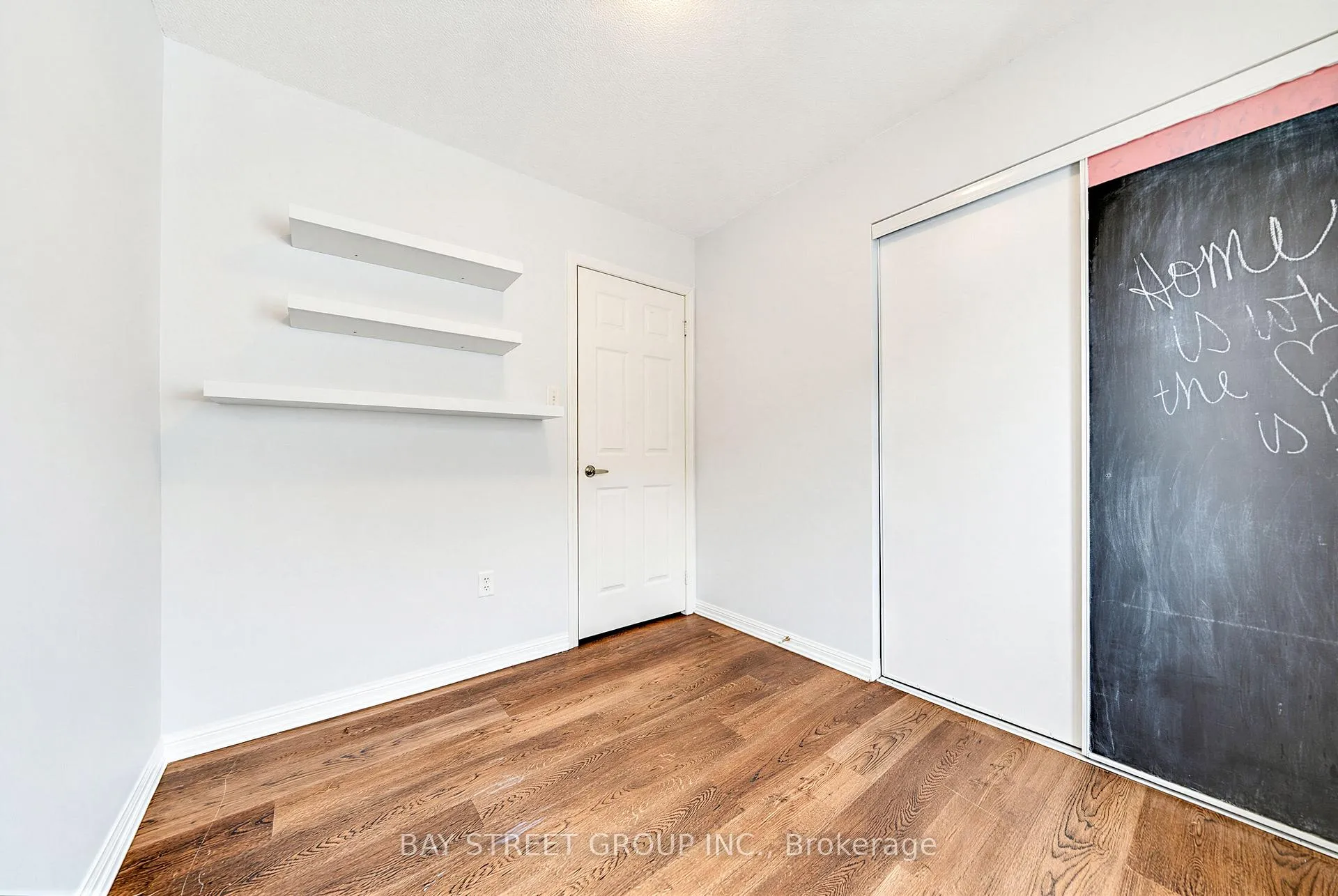 Photo 31 of 351 Ferndale Drive S, Barrie, Ardagh — HOMEH