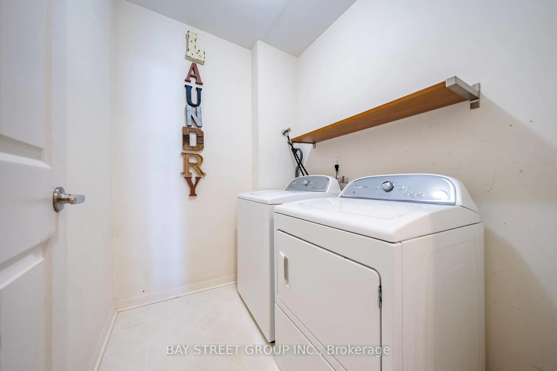 Photo 42 of 351 Ferndale Drive S, Barrie, Ardagh — HOMEH