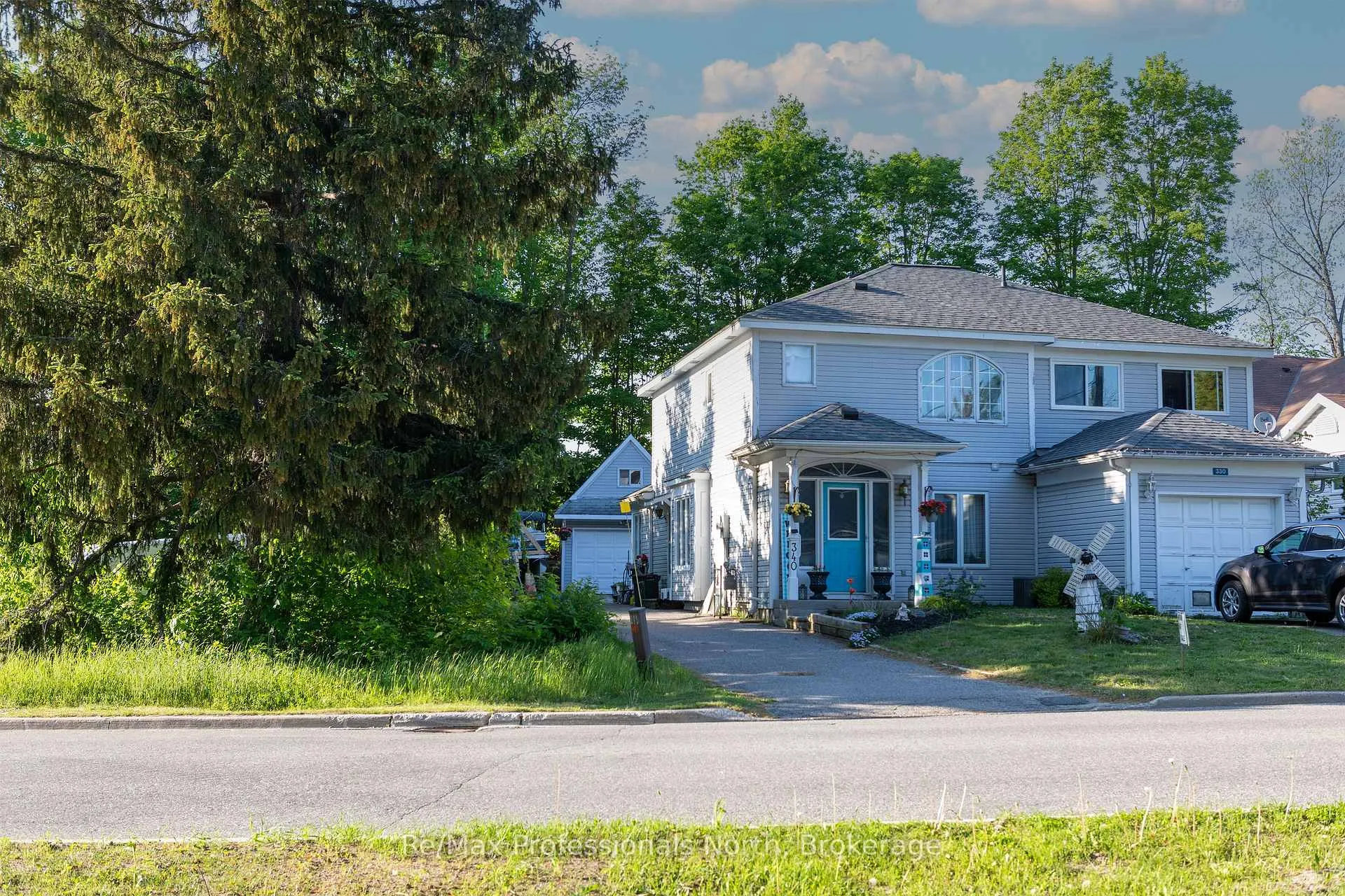 Photo of 340 James Street W