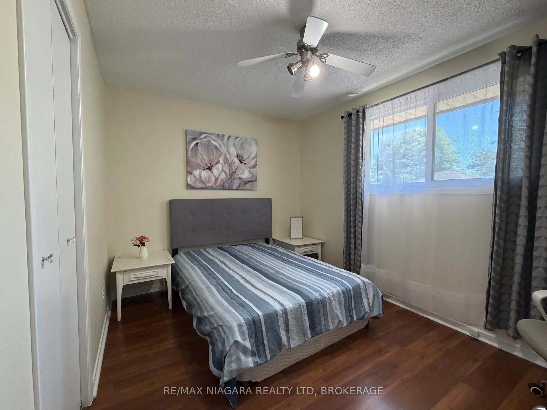 Photo 13 of Unit UPPER, 27 Nottingham Court, Welland, N. Welland — HOMEH