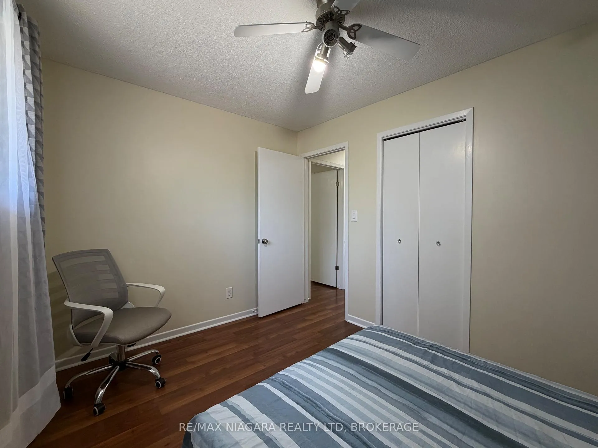 Photo 14 of Unit UPPER, 27 Nottingham Court, Welland, N. Welland — HOMEH