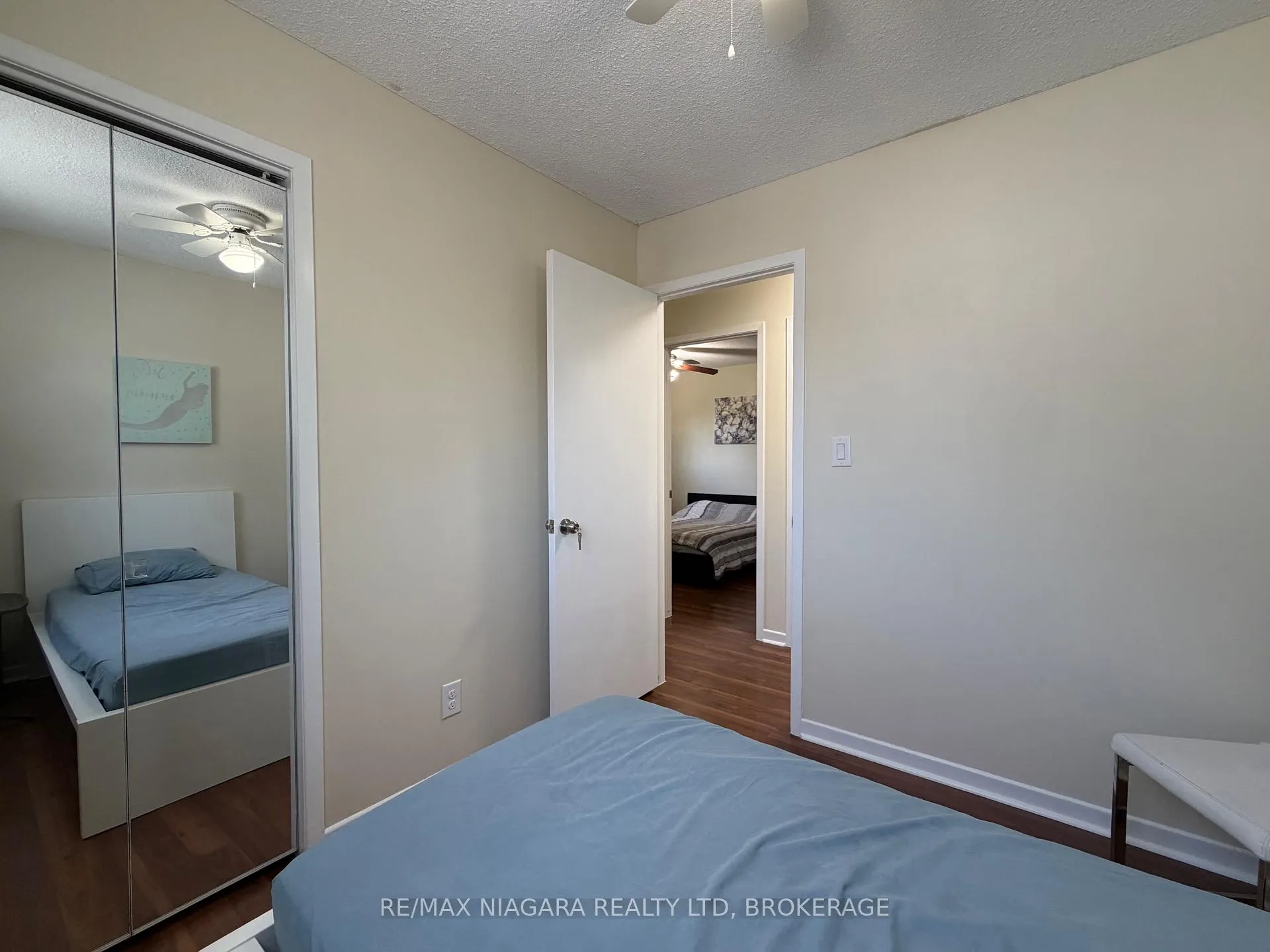 Photo 16 of Unit UPPER, 27 Nottingham Court, Welland, N. Welland — HOMEH