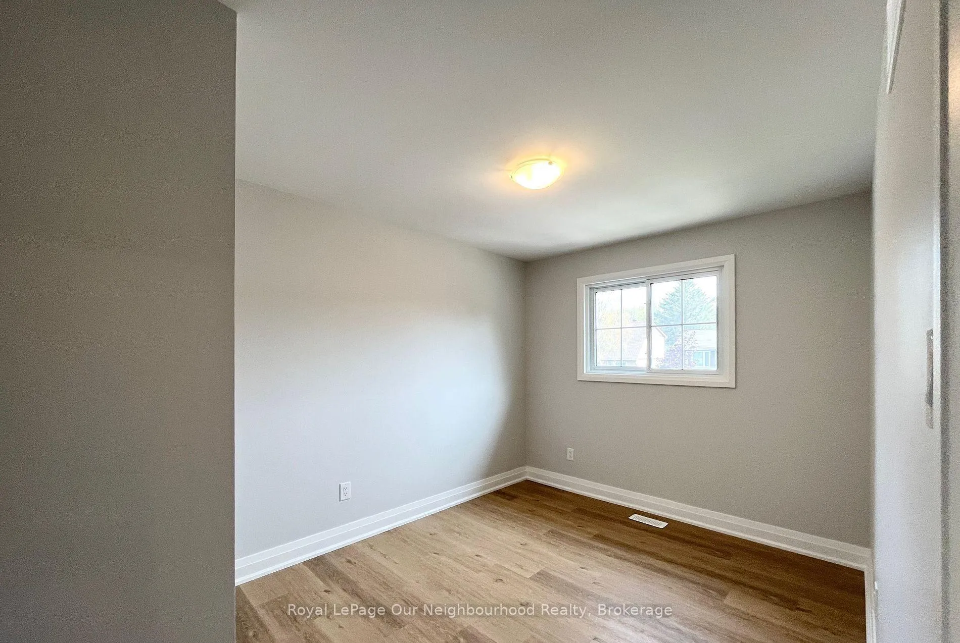 Photo 2 of Unit Main, 26 Oren Boulevard, Barrie, Sunnidale — HOMEH